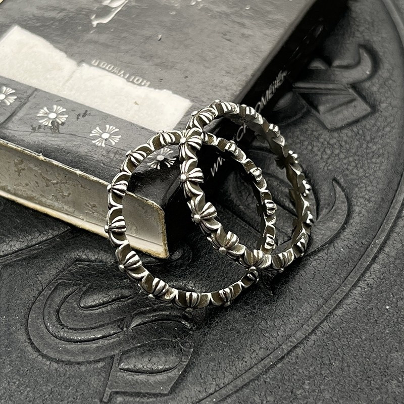 Ch**me He**ts distressed full cross ring