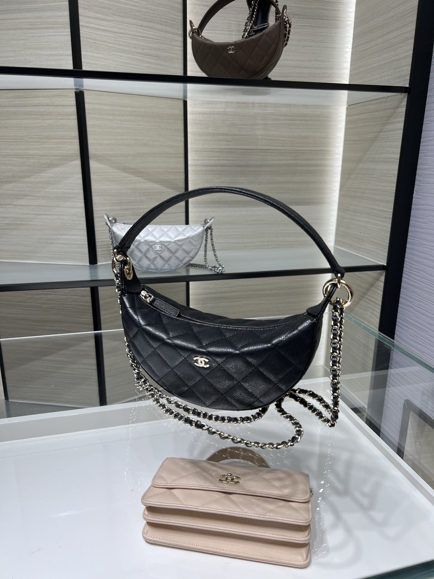 Ch*el clutch with chain light gold hardware ap5094 15x22x6cm