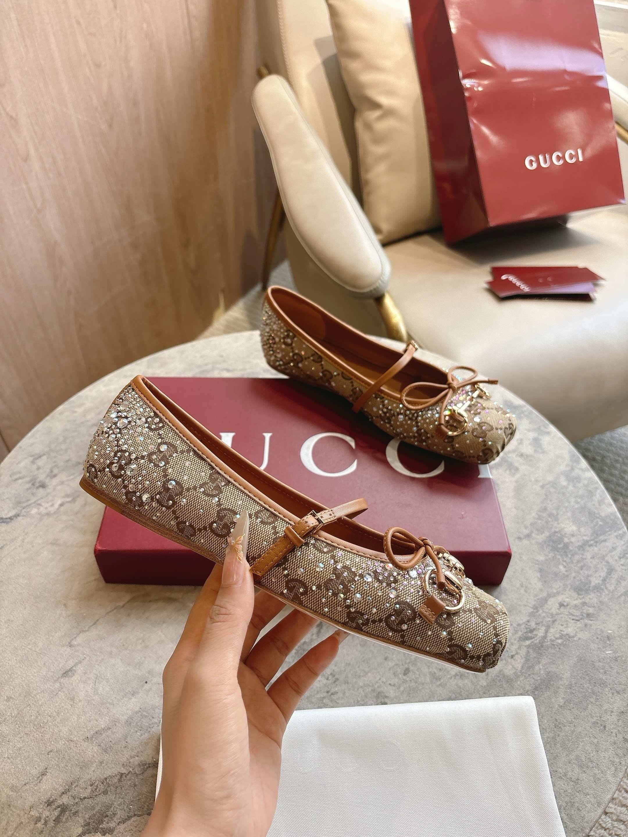 ua G*u*i horsebit gg canbas ballet flats