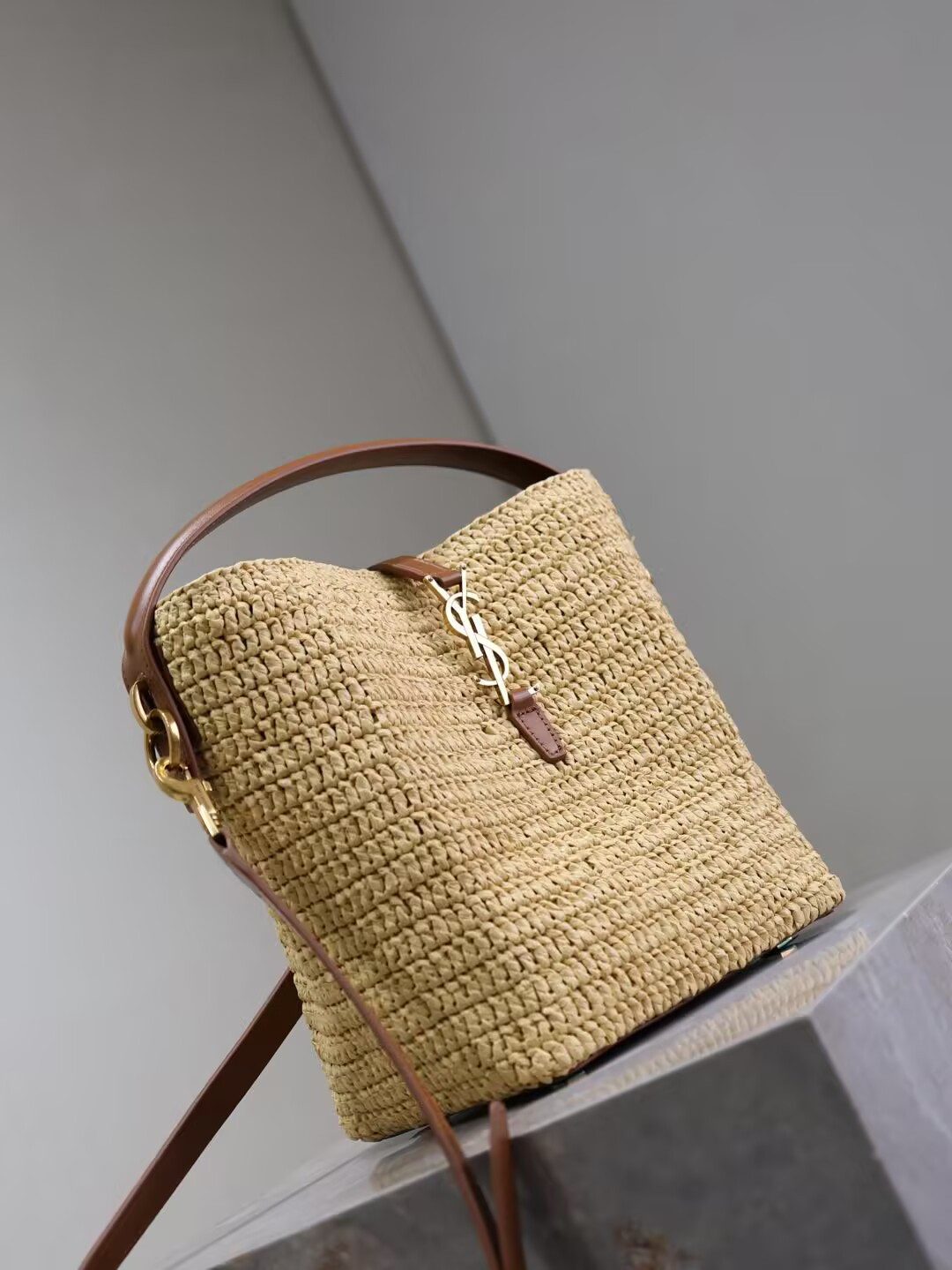 Y*L le 37 (raffia) 17x20x13cm