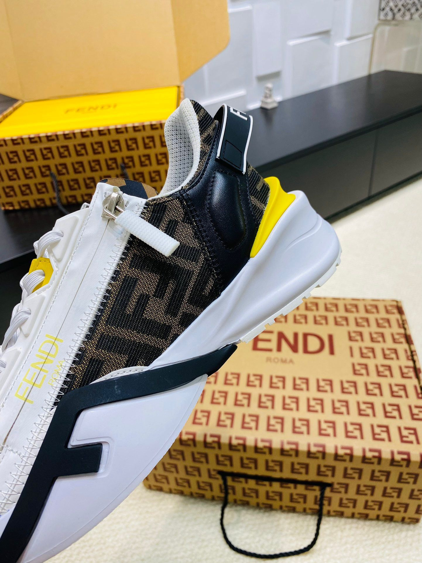 ua F**di flow sneaker(decorative box not included. photo prop only)