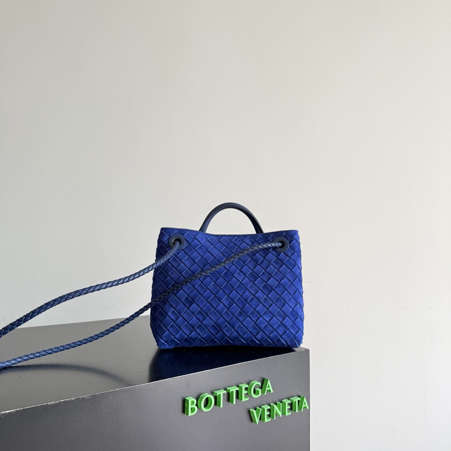 bo*te*ga Ve*ne*ta small andiamo 25x22x10.5cm