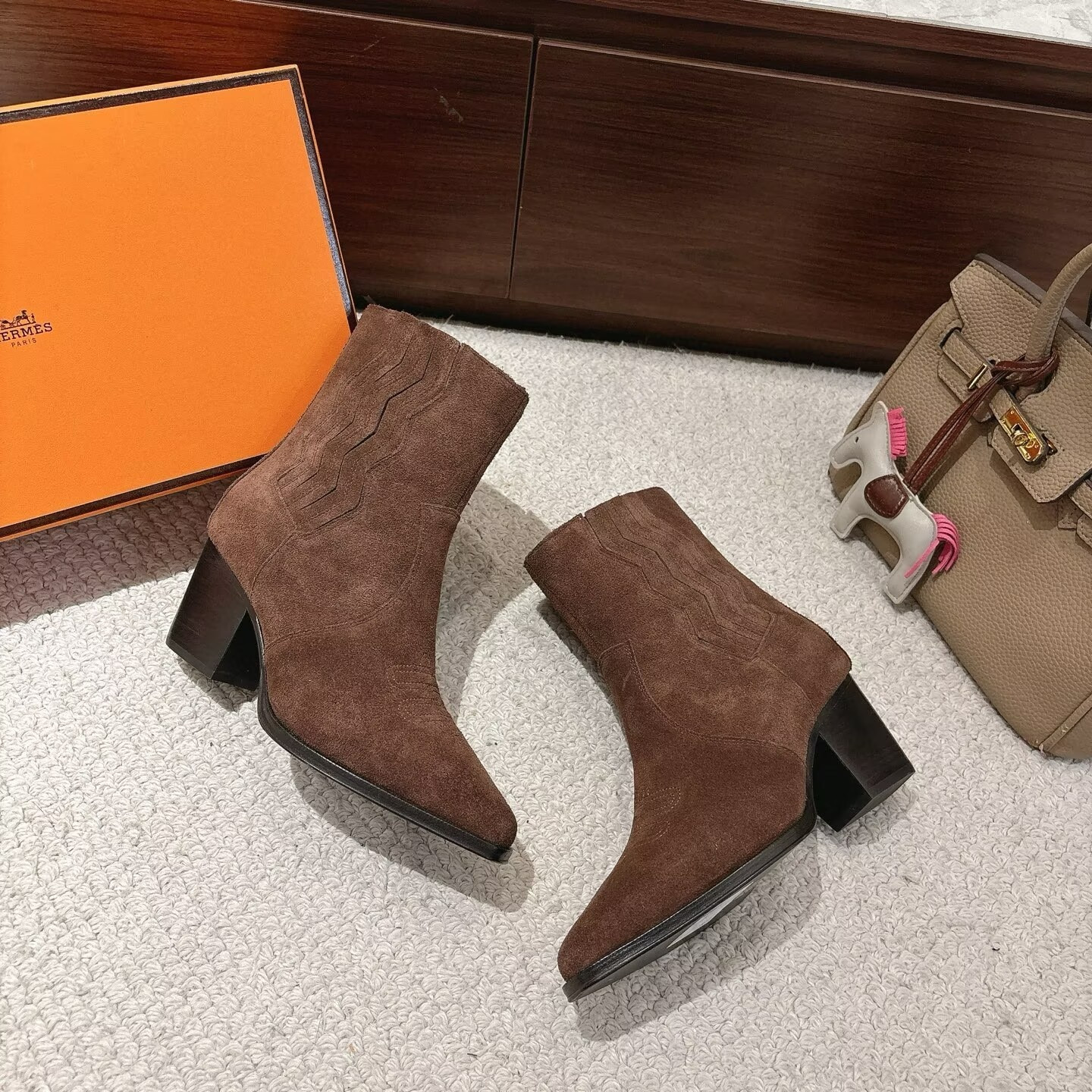 ua H**mes vegas ankle boot