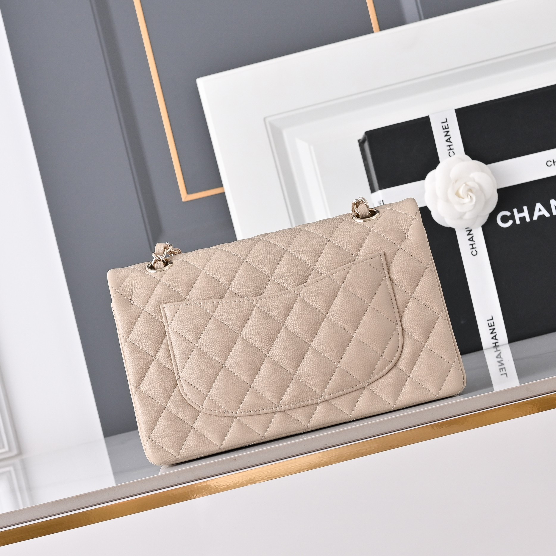 Ch*el classic flap handbag milky tea with light gold hardware and caviar leather a01113 23x14.5x6cm