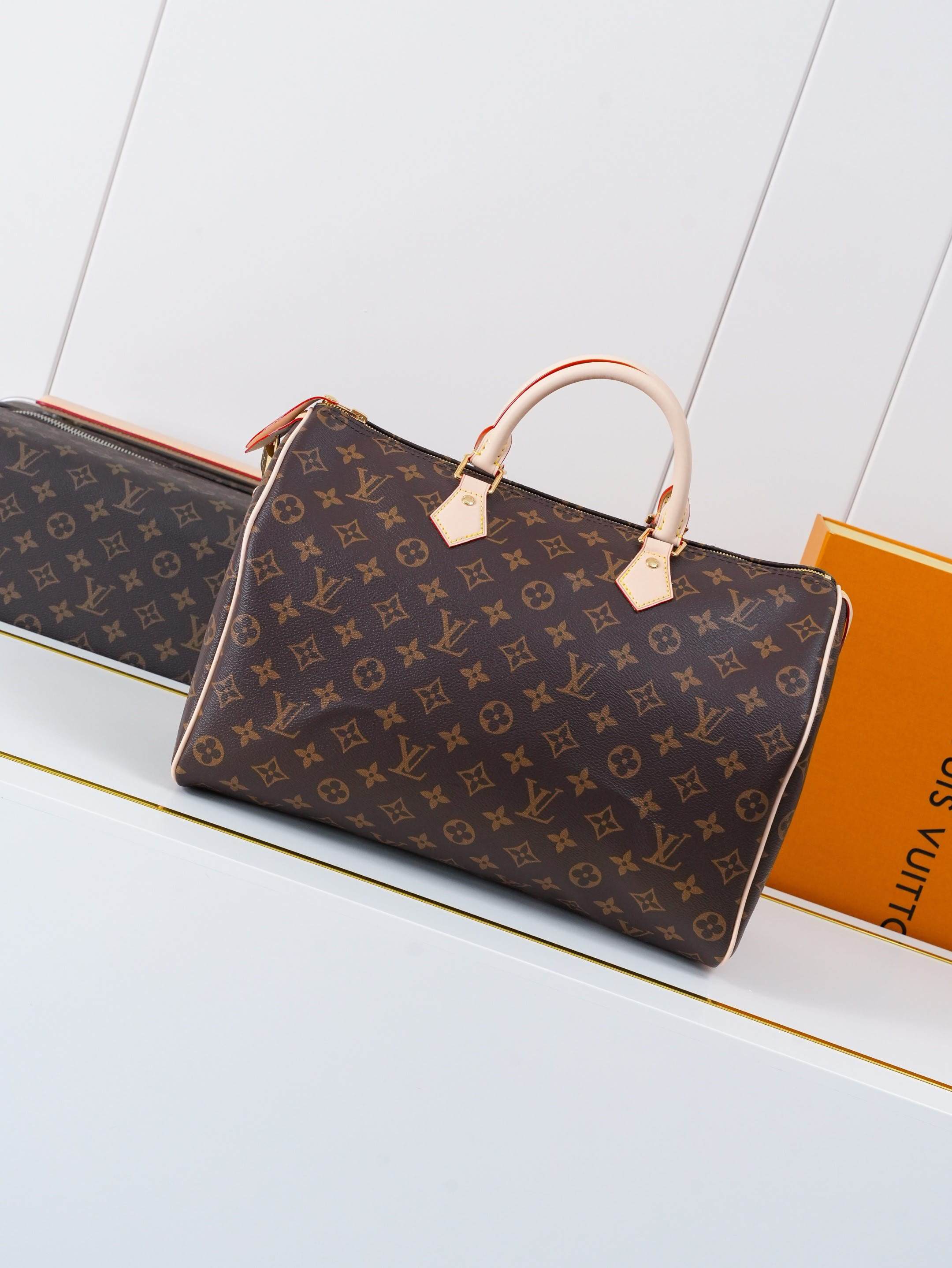 l0*is V*t0n m41107 speedy 35