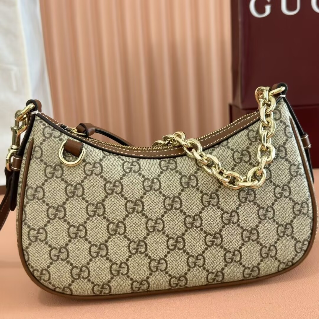 G*u*i gg emblem small shoulder bag 24x16.5x6cm