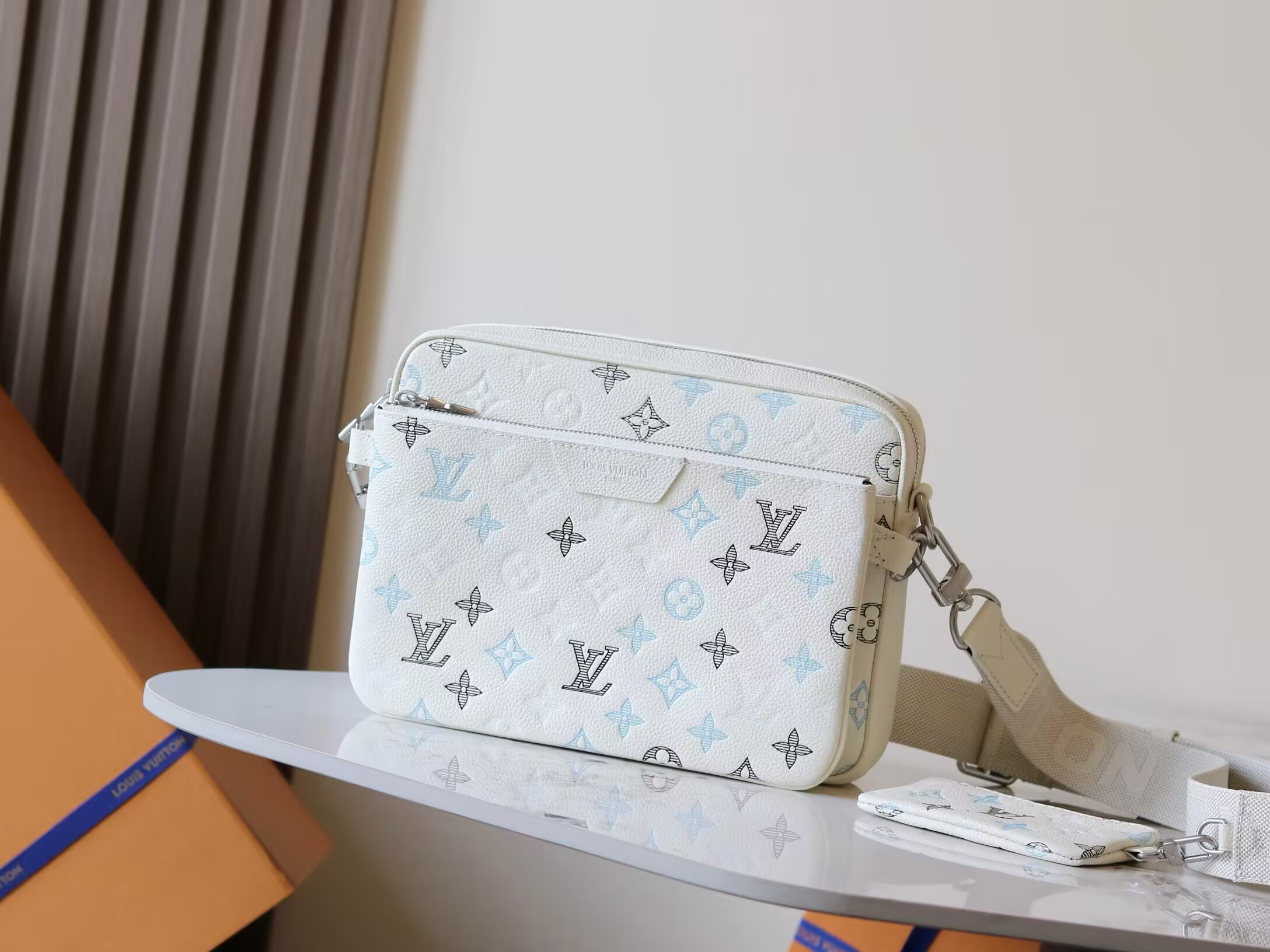 LV Trio Messenger M28854 25x18.5x7cm