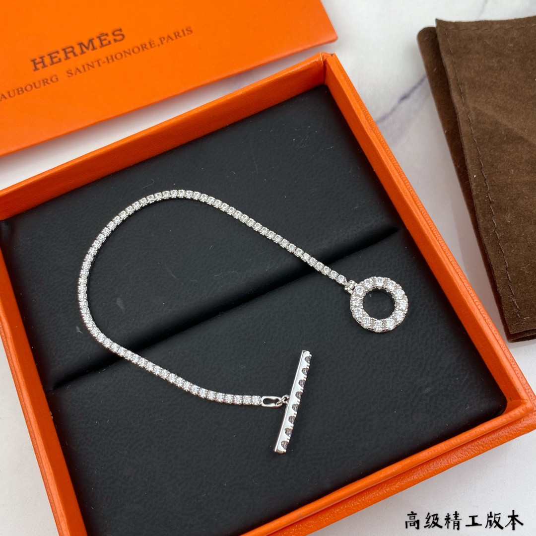 H**me5 ot fully di*m*nd-encrusted bracelet