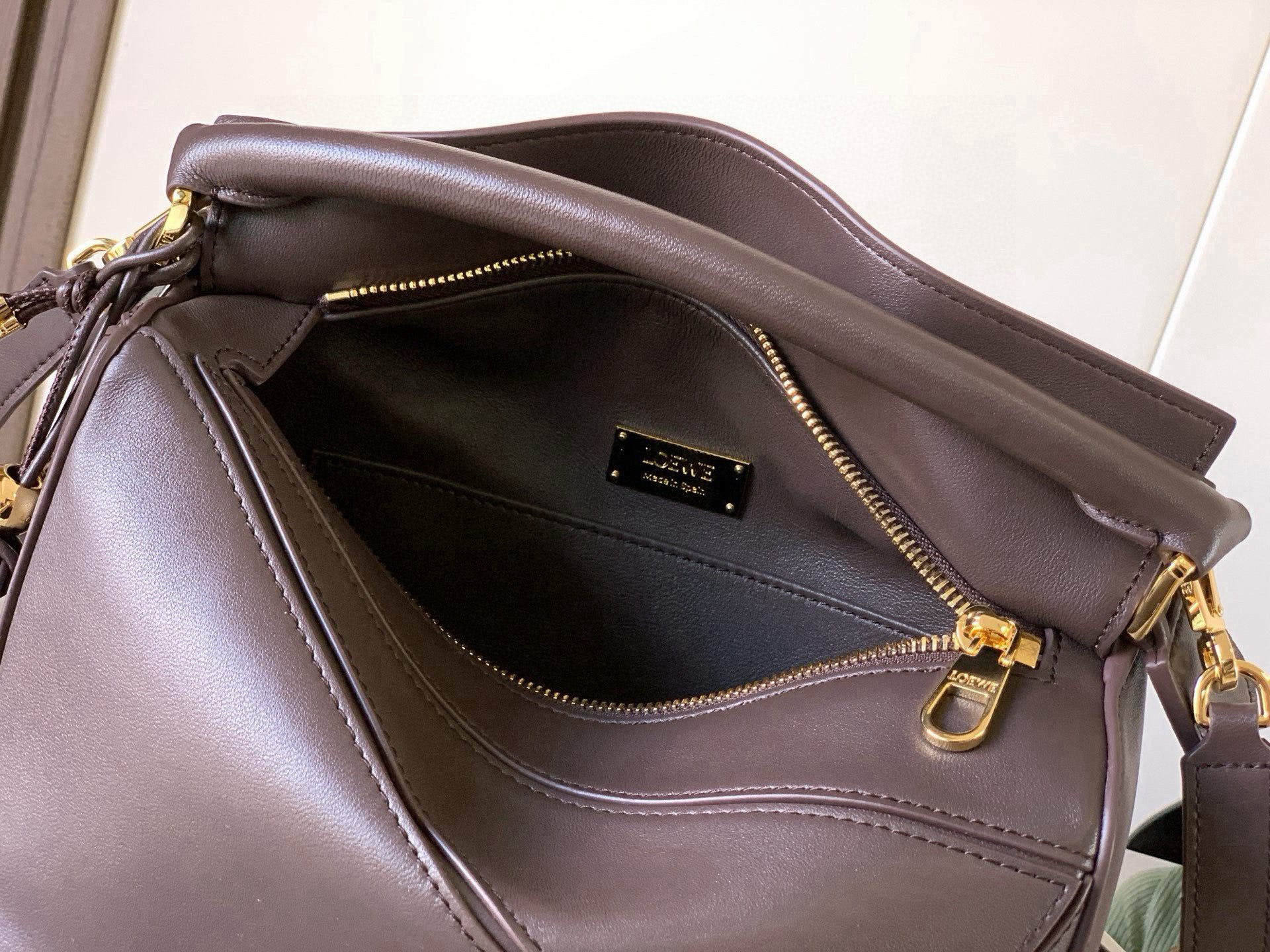 L0ew* small featherlight puzzle bag in nappa lambskin 16.5x24x10.5cm