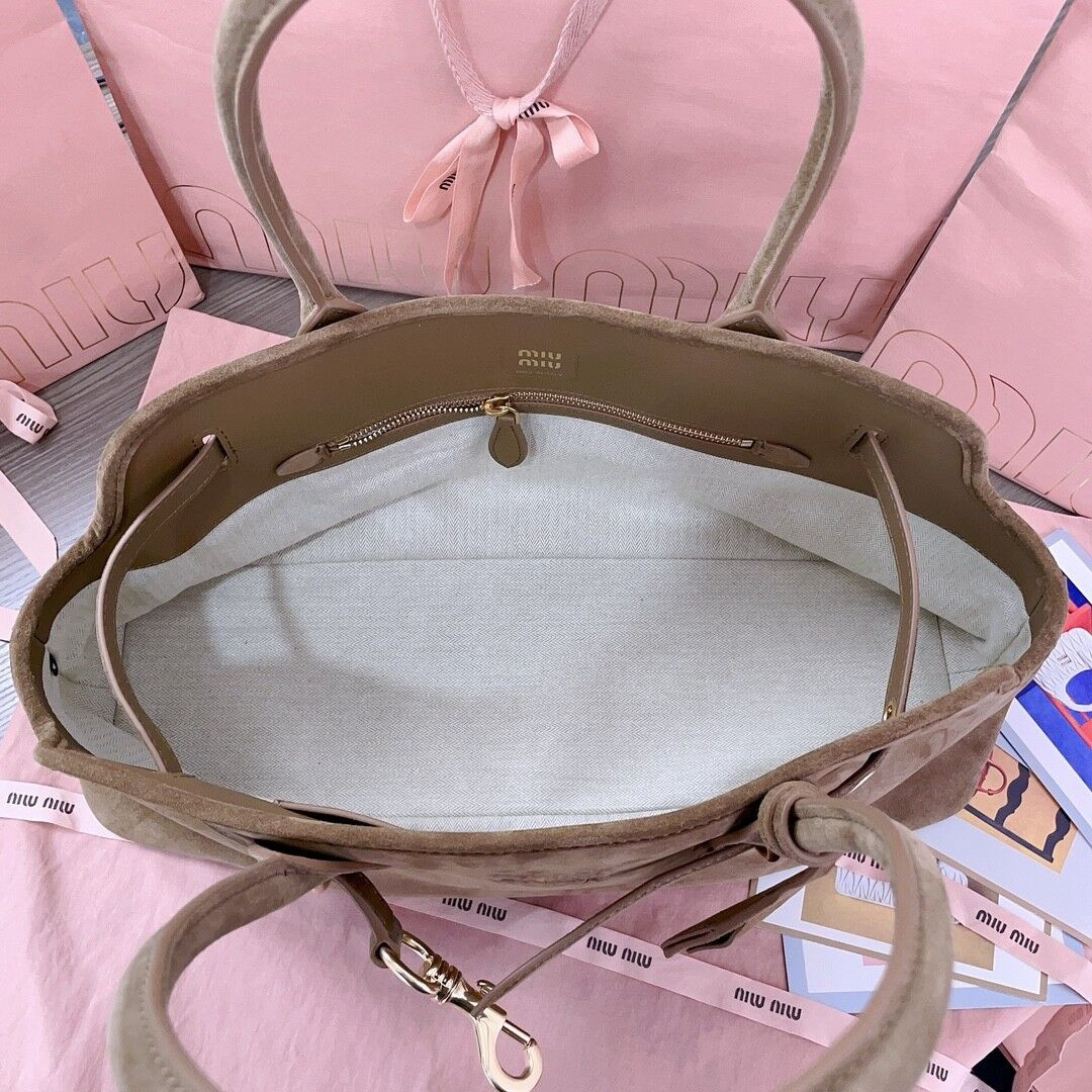 M1v M1v aventure suede bag 22.5x44x14.5cm