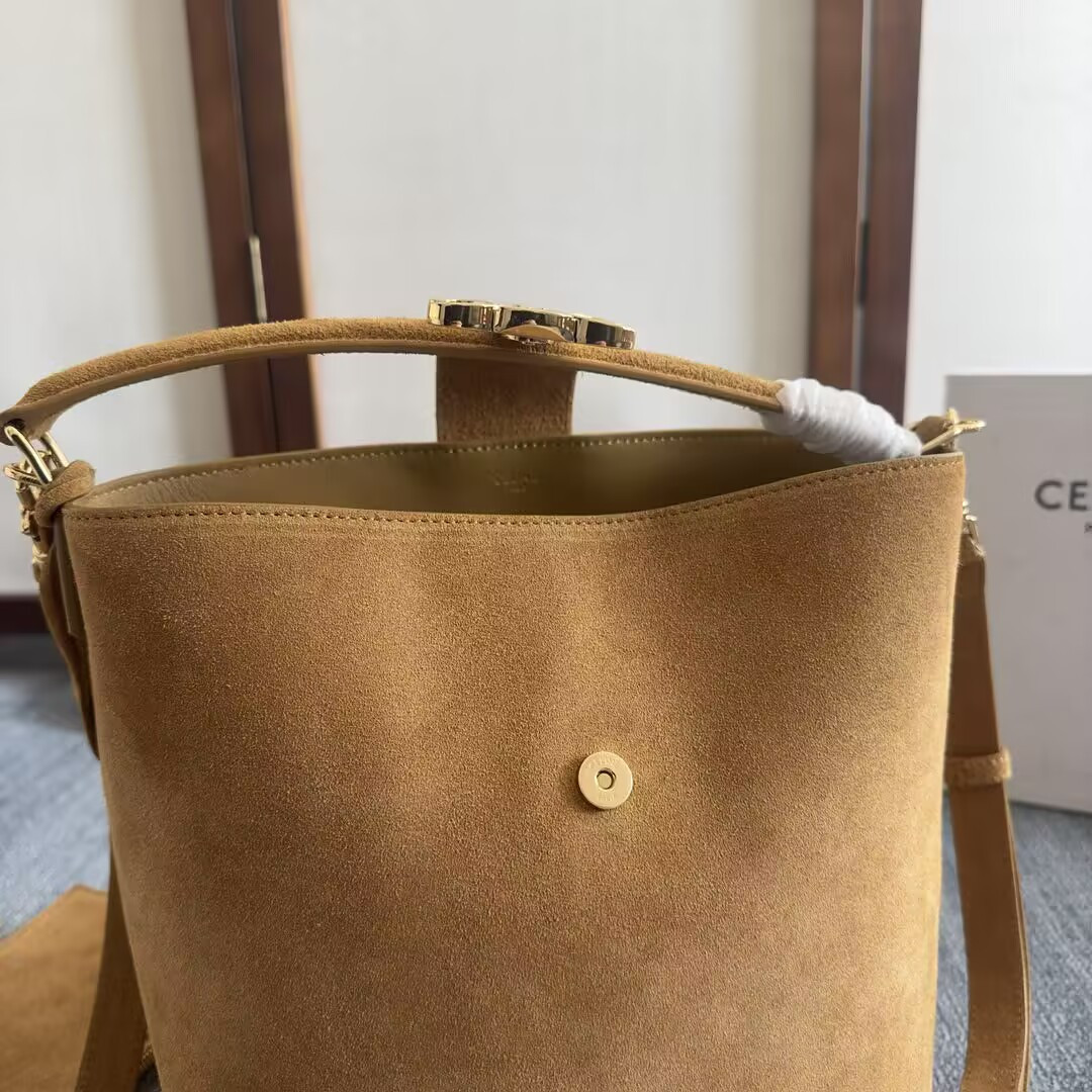 Ce**e medium bucket l0*ise in nubuck calfskin 23.5x24x16cm