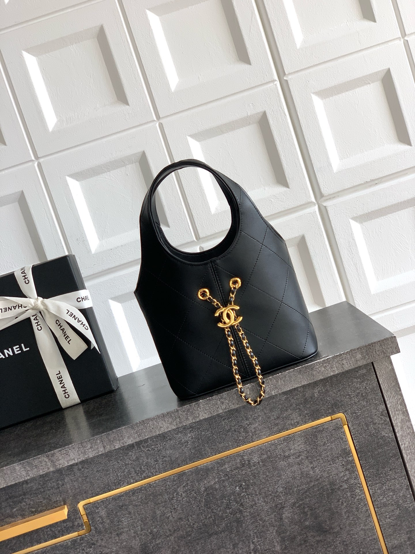 Ch*el small shopping bag 27.5x21x10cm