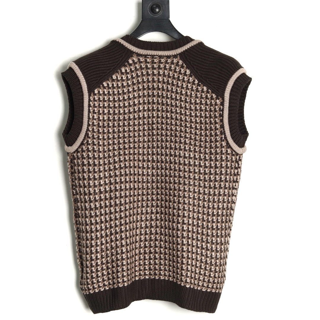 l0*is V*t0n lv knitting vest