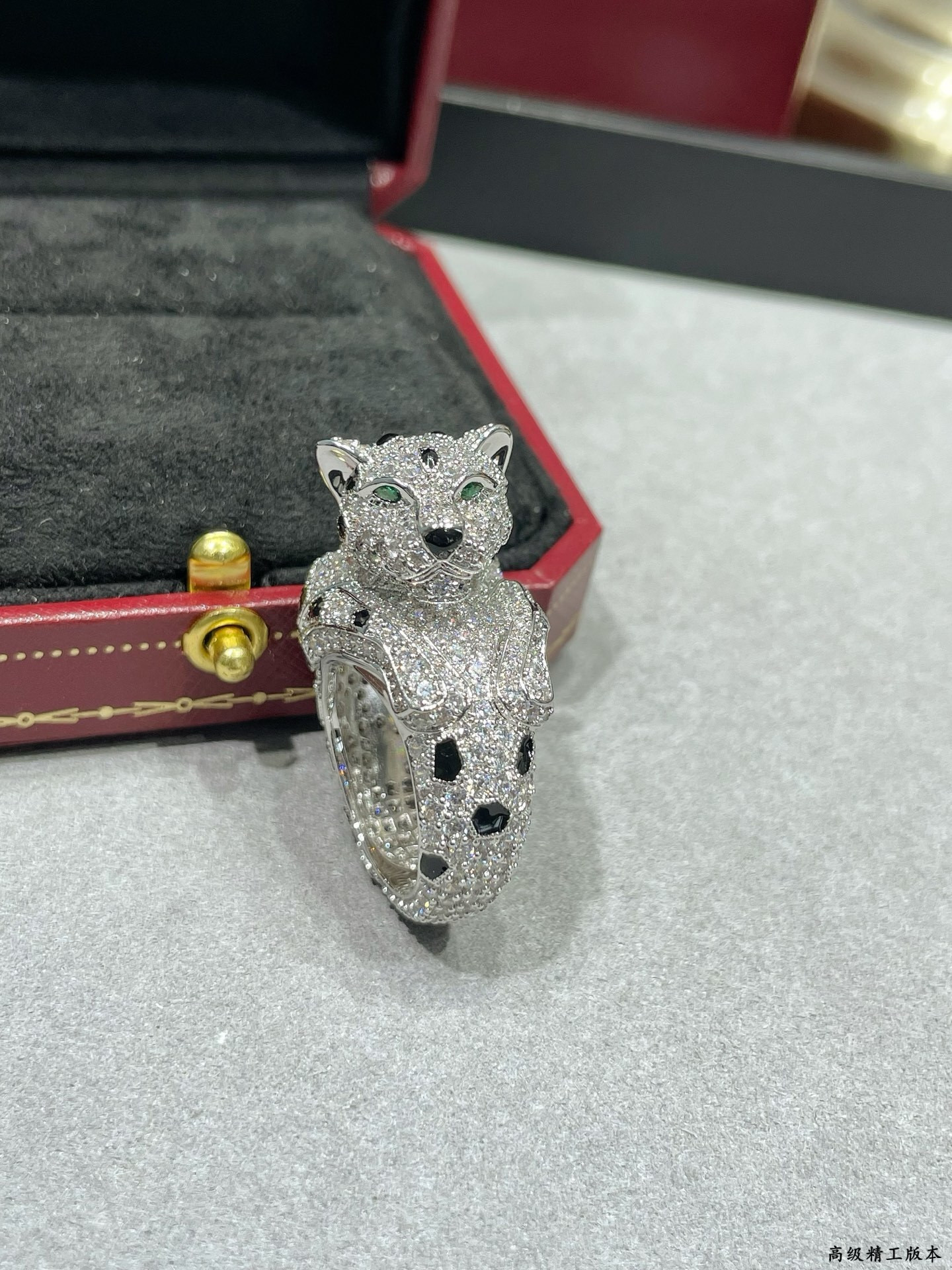 Ca*t*er spotted panther head ring