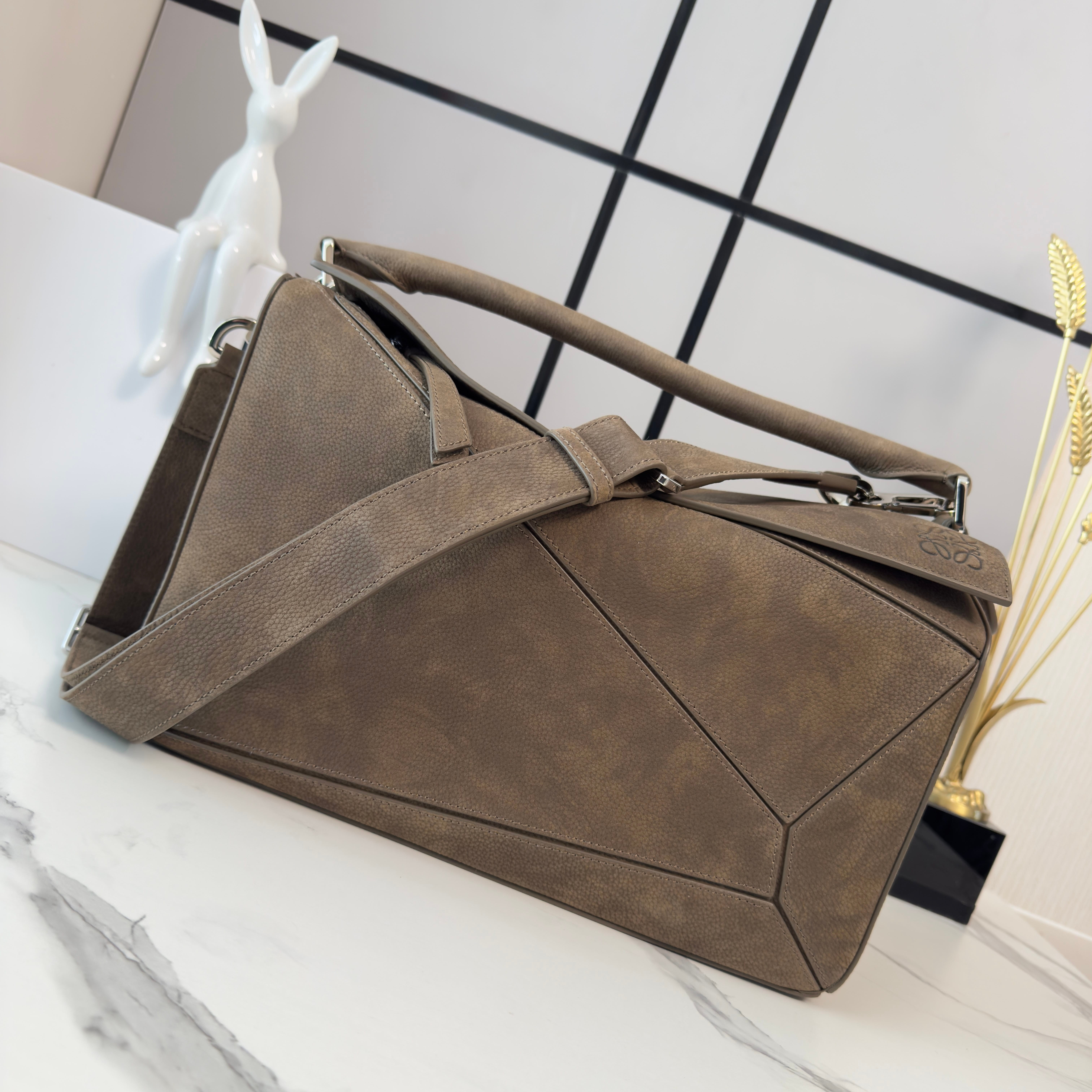 L0ew* featherlight puzzle bag in grained nubuck 33x21.5x14.7cm