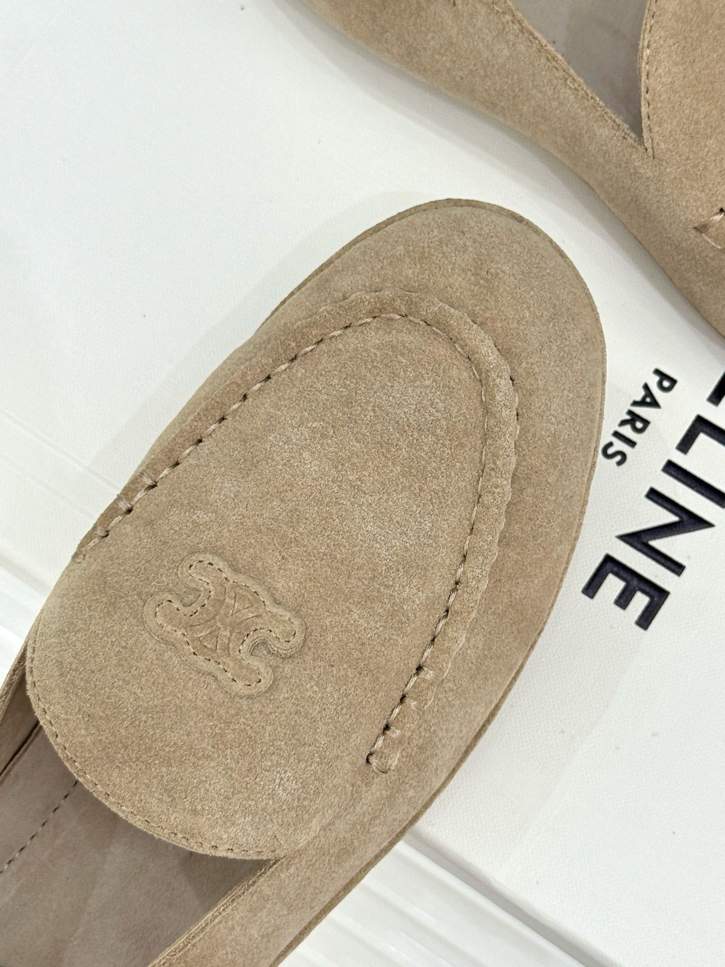 ua Ce**e adam loafer in suede calfskin