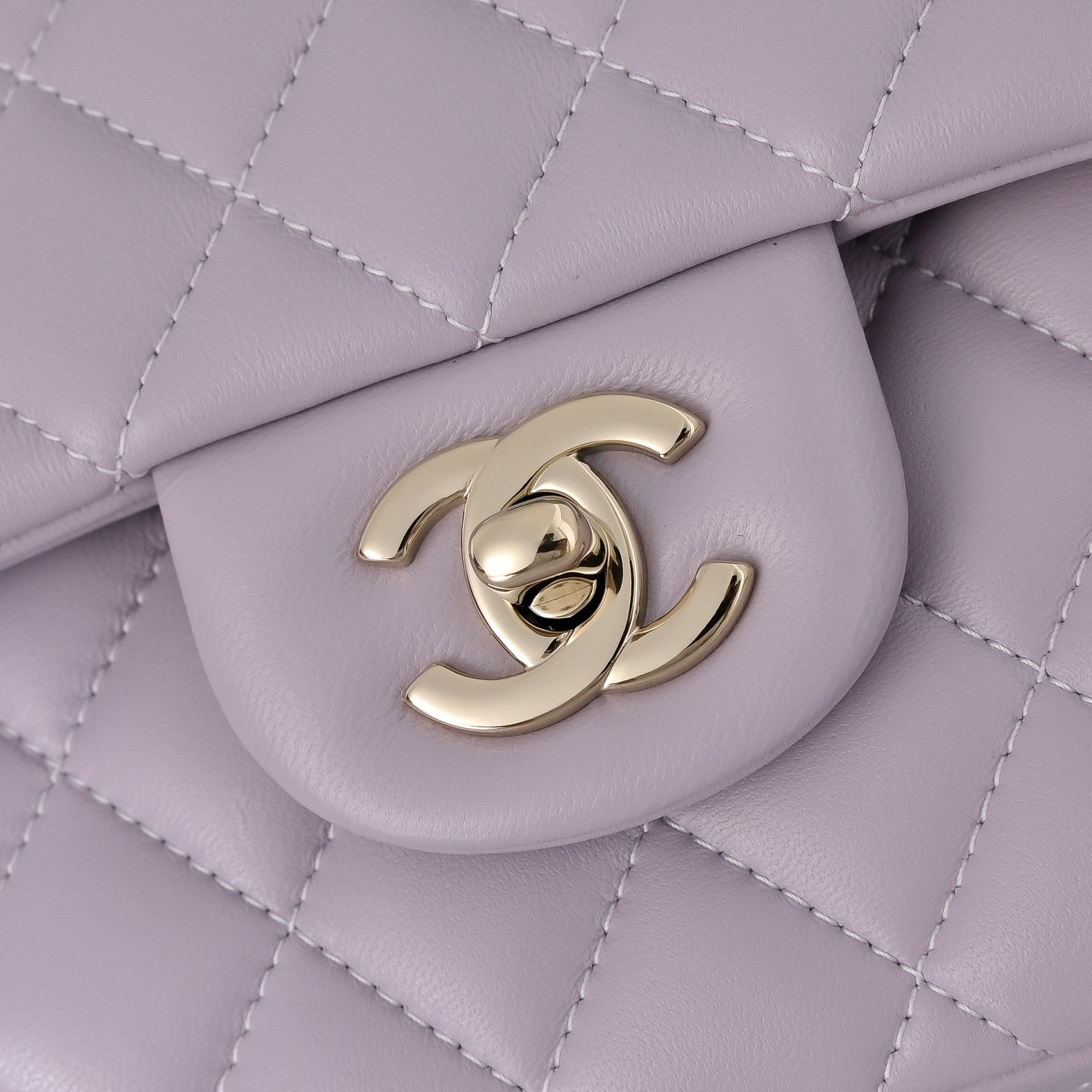 Ch*el classic flap handbag light purple with light gold hardware a01113 23x14.5x6cm