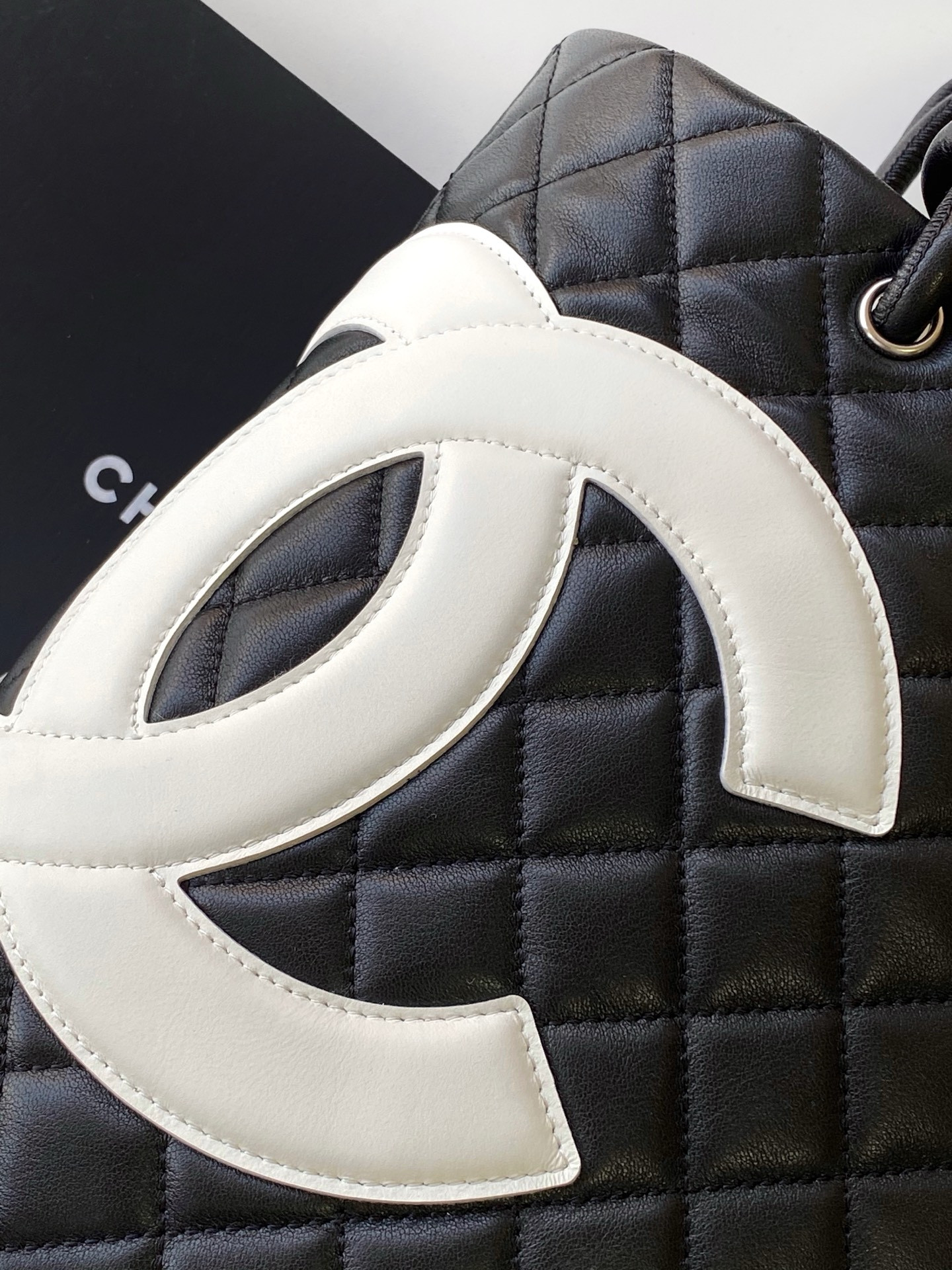 Ch*el cambon bag 24x20x8cm