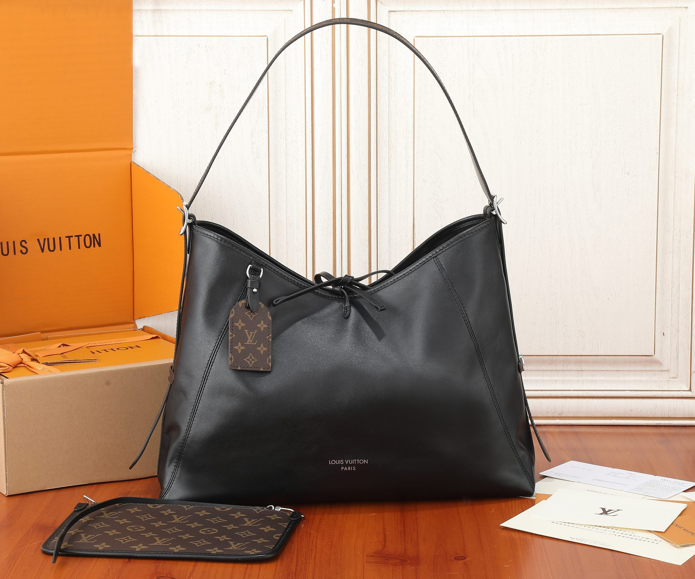 LV CarryAll MM M25143 39x30x15CM