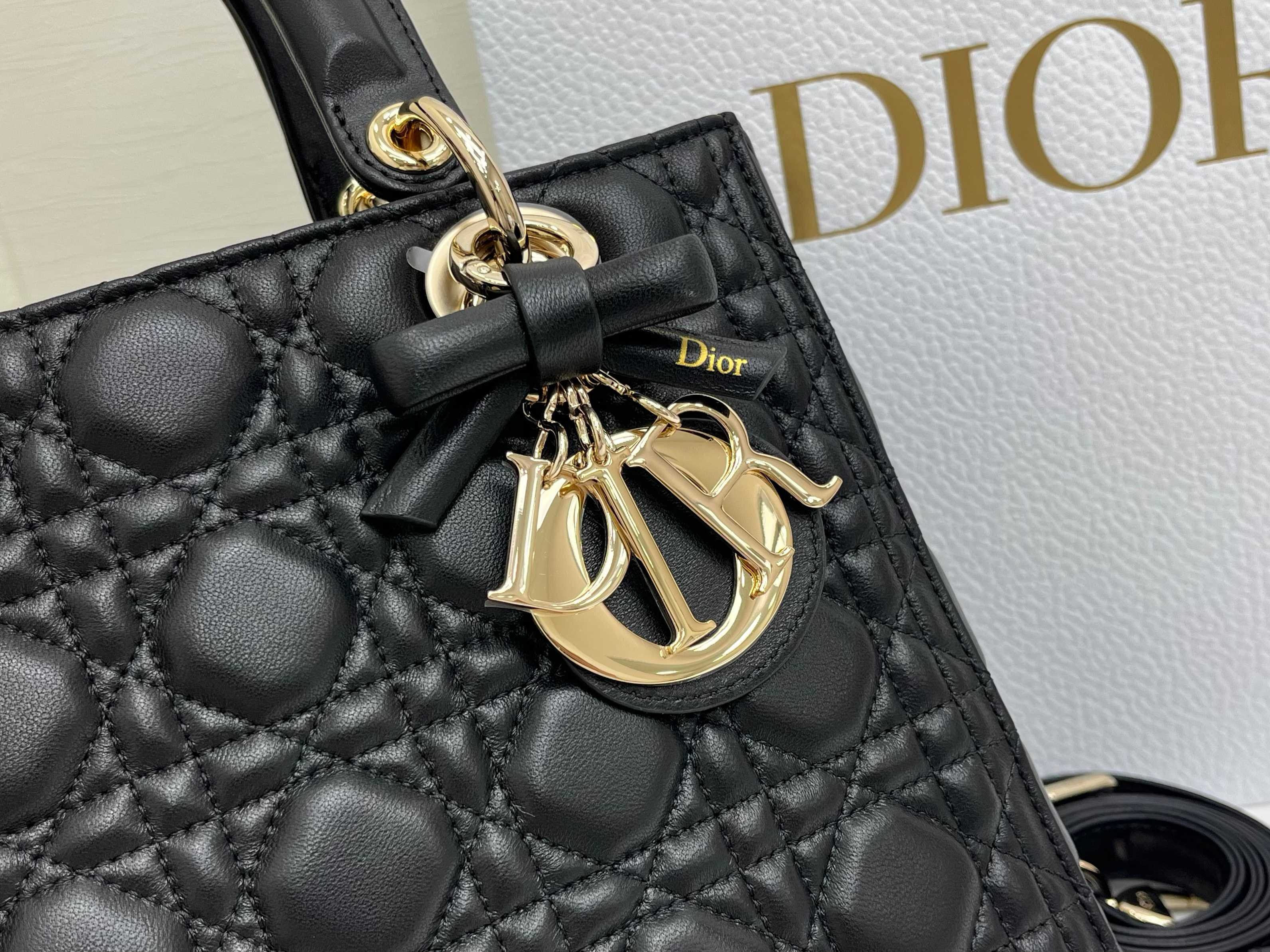 D*or medium lady D*or bag 24x21x12cm