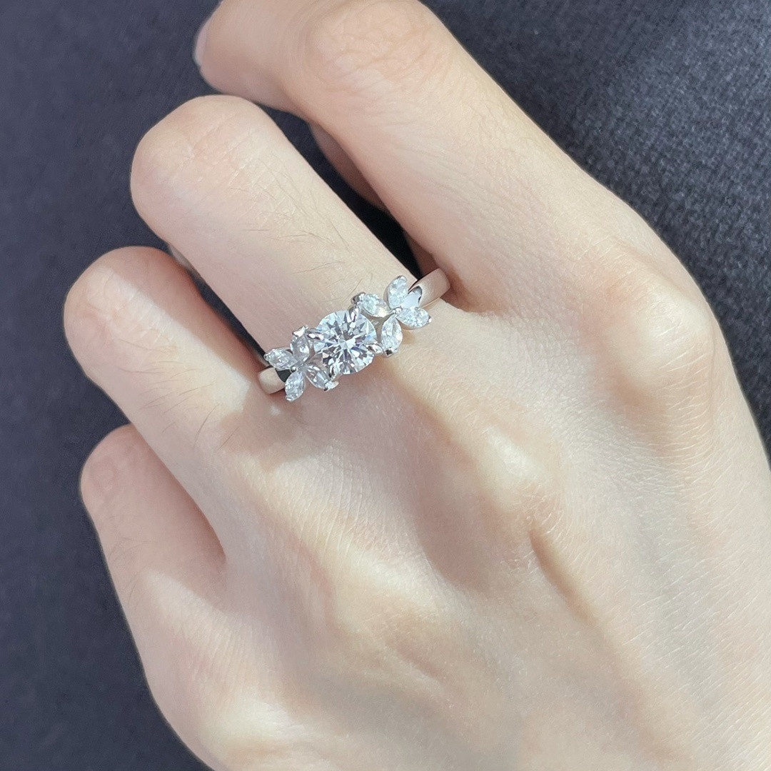 Gr*ff di*m*nd ring