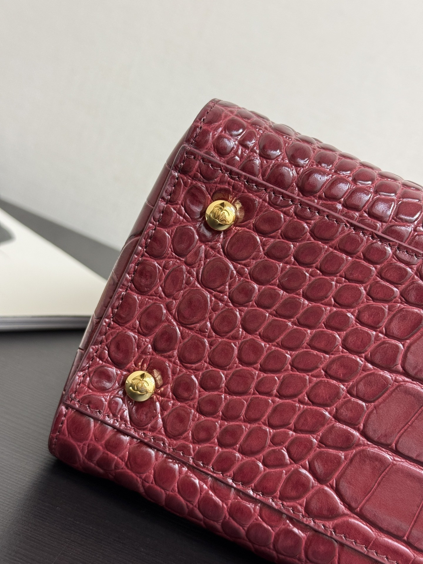 Ch*el tote crocodile-embossed bag 35x20x13cm