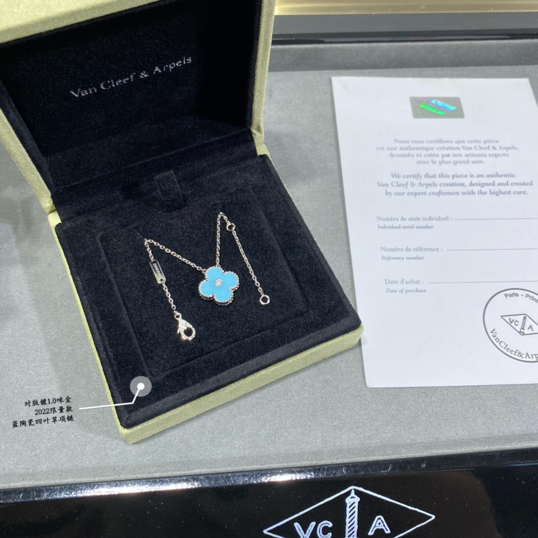 V*N CL*F & arpels medium classic four leaf clover necklace diameter approx 1.5cm chain length approx 40+5cm