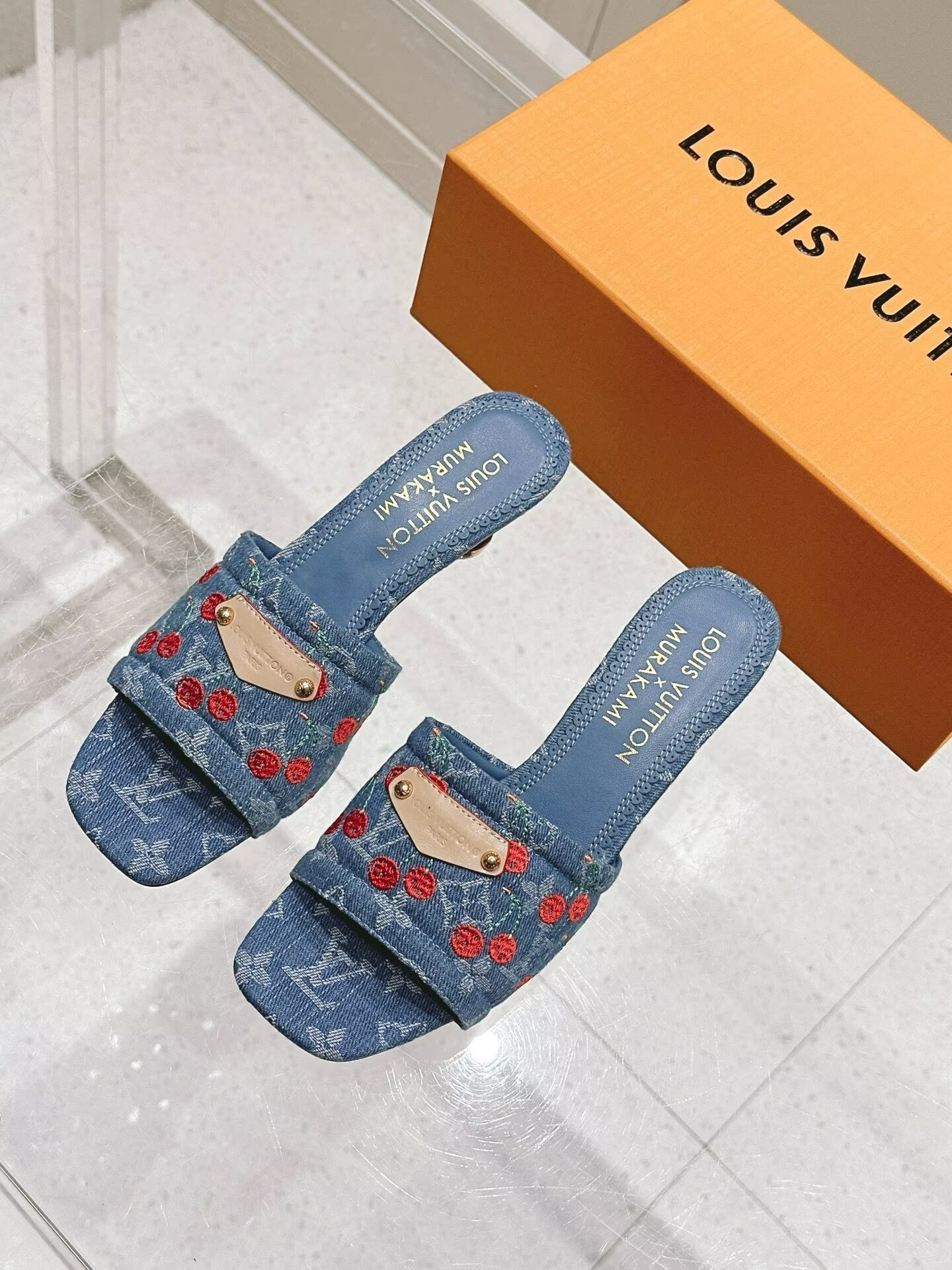 UA LV X TM Lily Slides