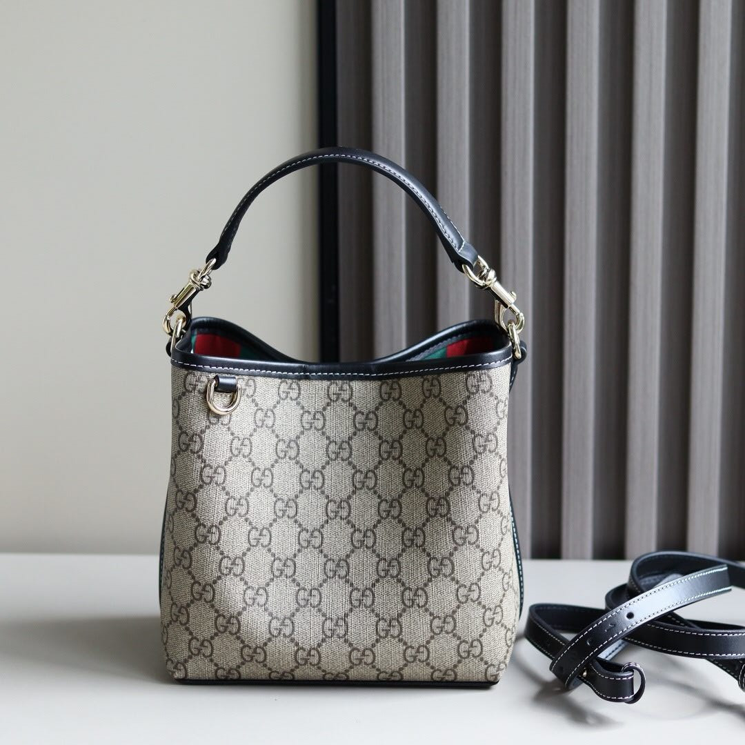 G*u*i gg emblem small bucket bag 19x18x11cm