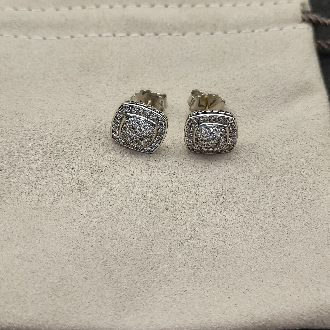 dau1d Yvrm*n square di*m*nd earrings
