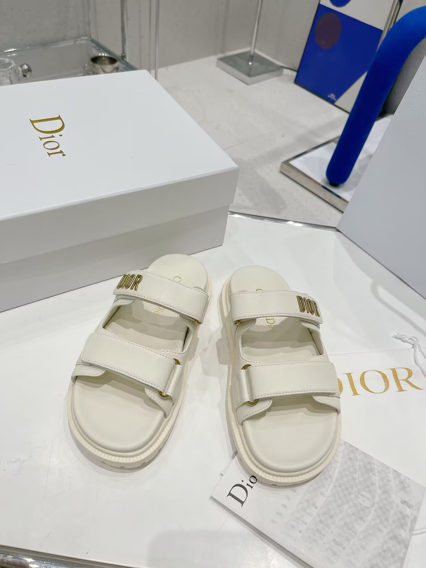 ua D*or D*oract sandal white