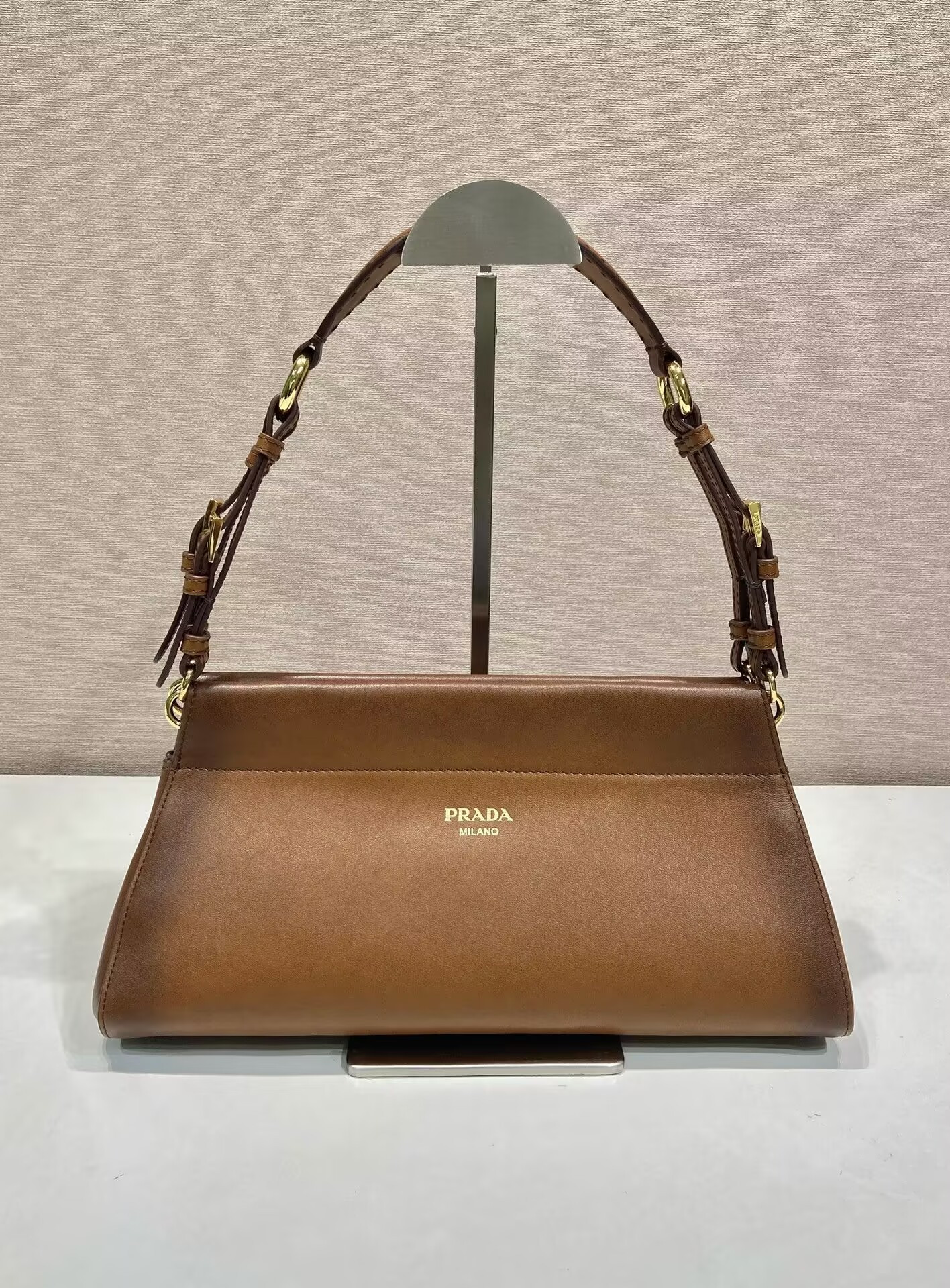 Pra*a enchaîné medium leather bag 15.5x32.5x11cm