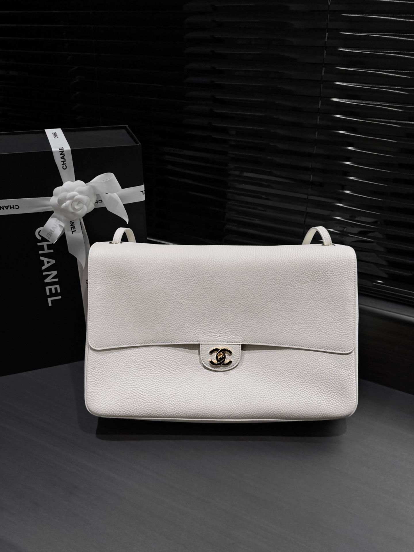 Ch*el maxi flap bag in white with gold-tone hardware as6233 26x38.5x11cm