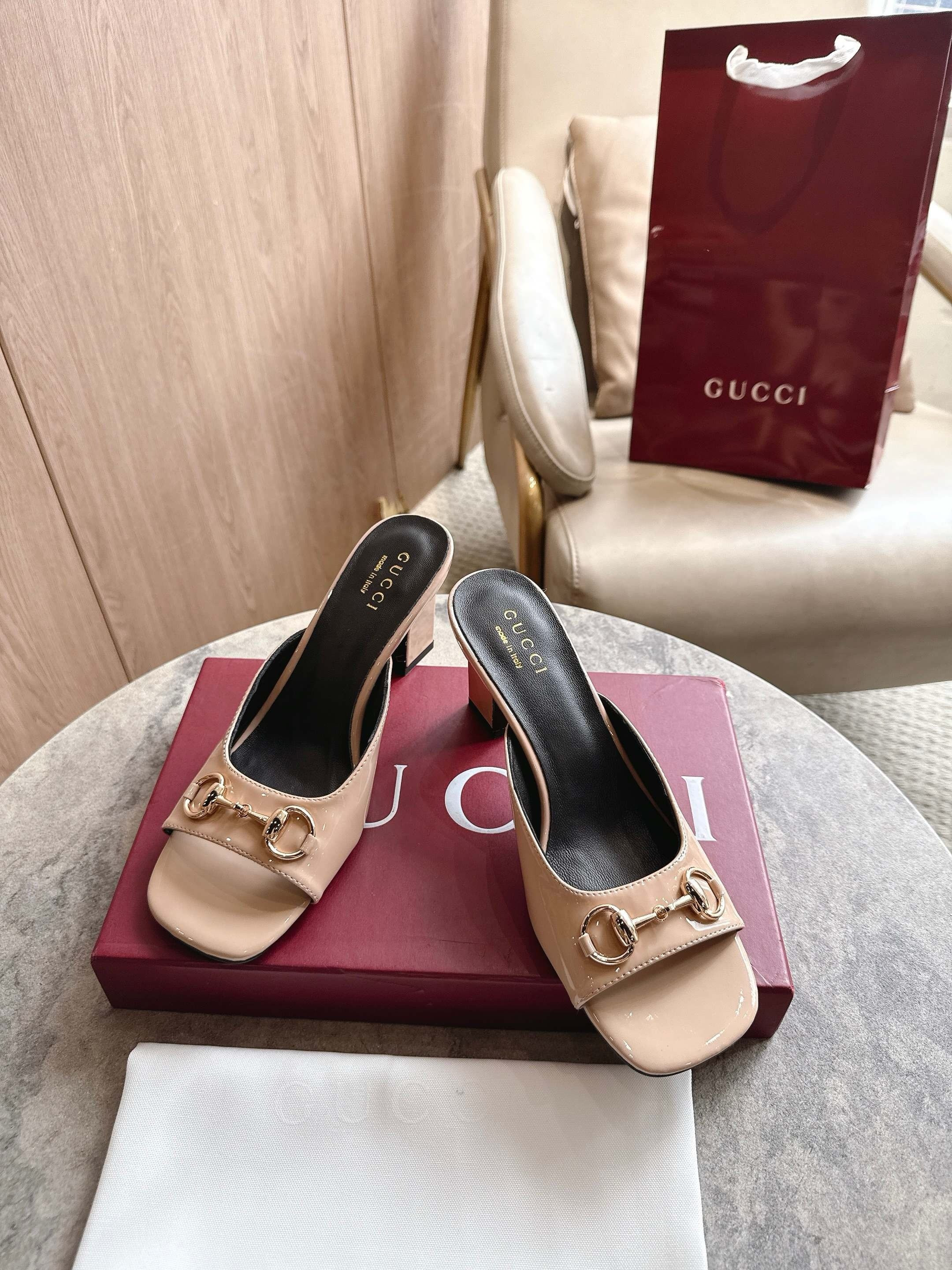 ua G*u*i signora sandals
