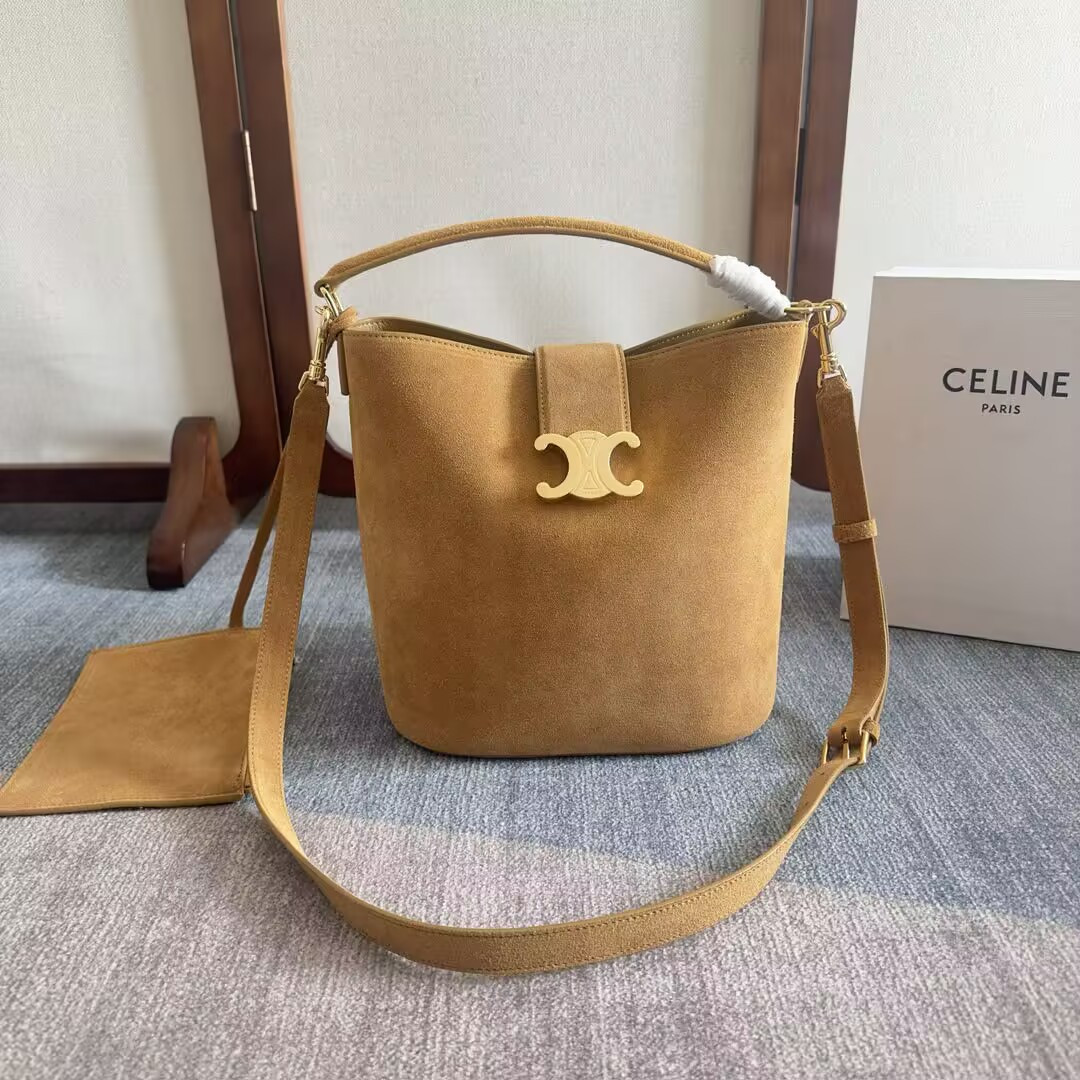Ce**e medium bucket l0*ise in nubuck calfskin 23.5x24x16cm