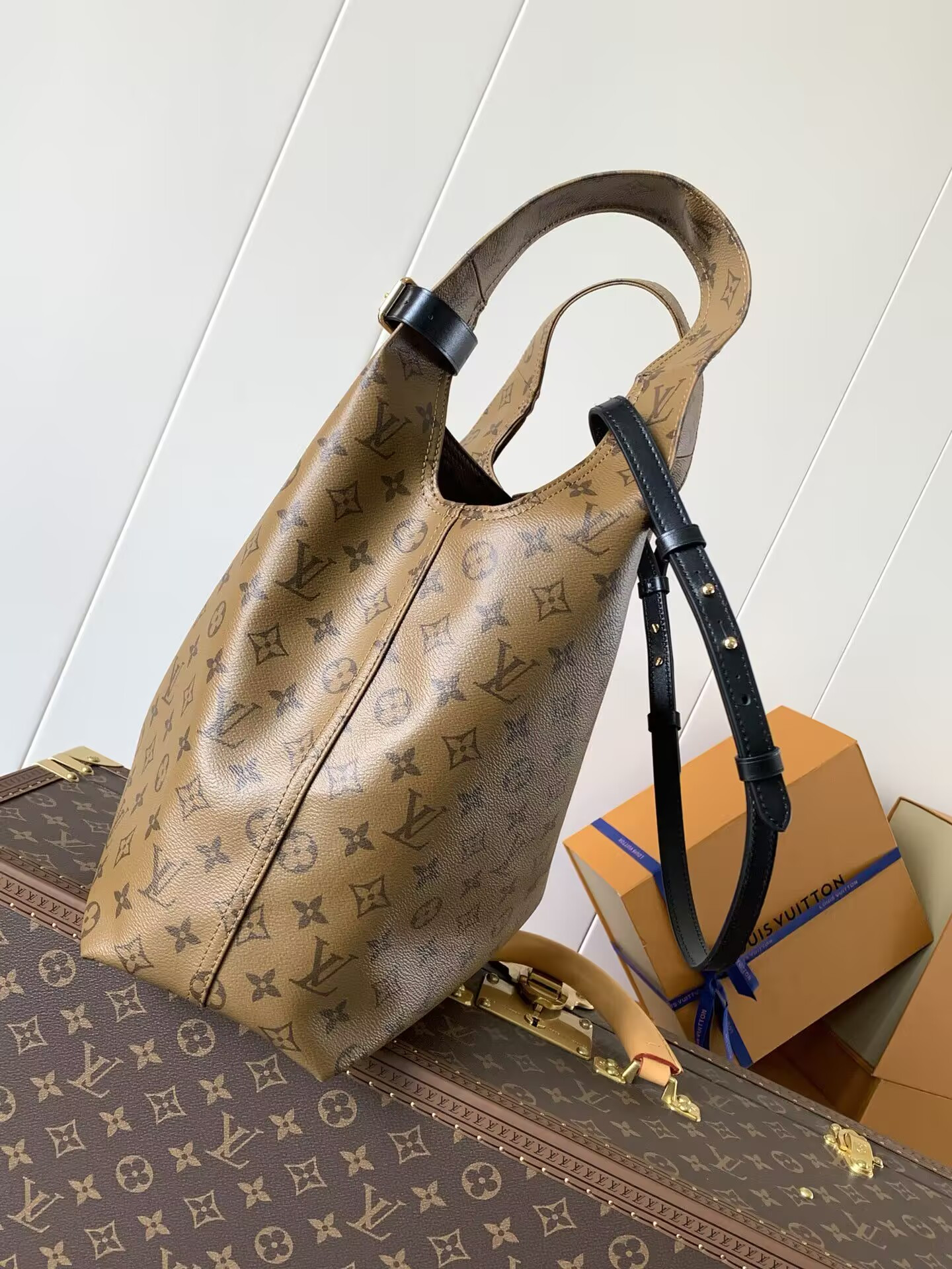 LV Atlantis GM M46817 34 x 34 x 13.5 cm