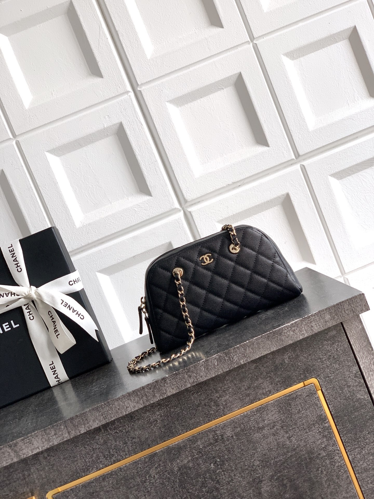 Ch*el clutch with chain ap5092 11.5x19.5x5.5cm
