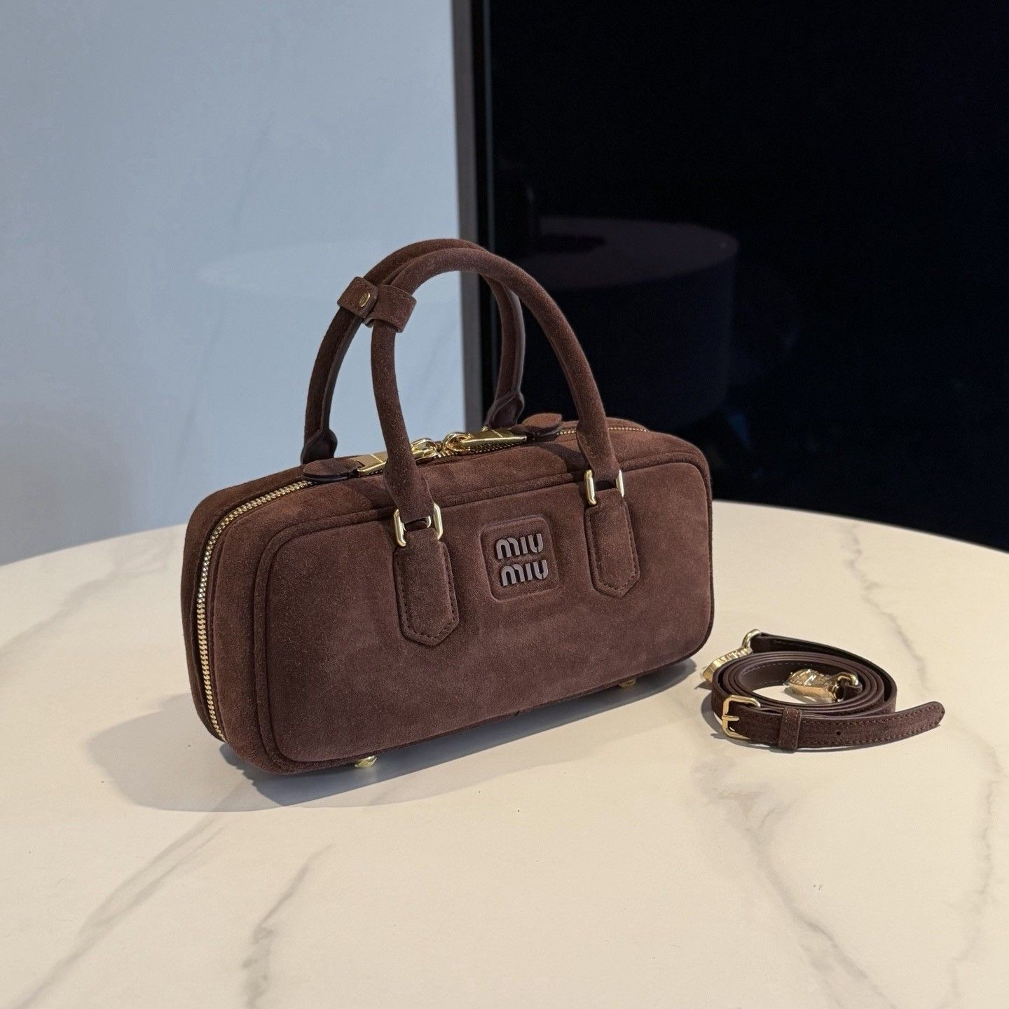 M1v M1v arcadie padded suede top-handle bag 27x12x9cm
