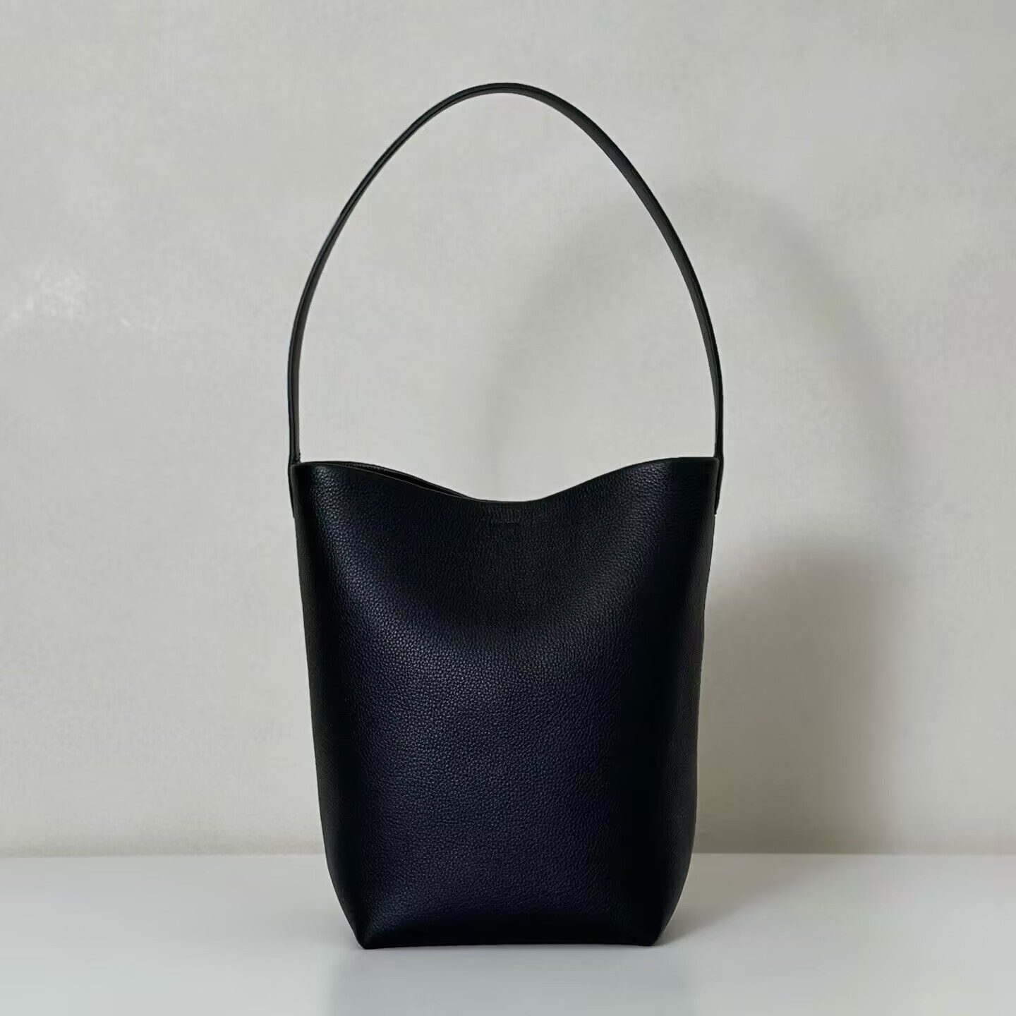 T*e R0w medium n/s park tote bag in leather 16.5x16.5x28cm