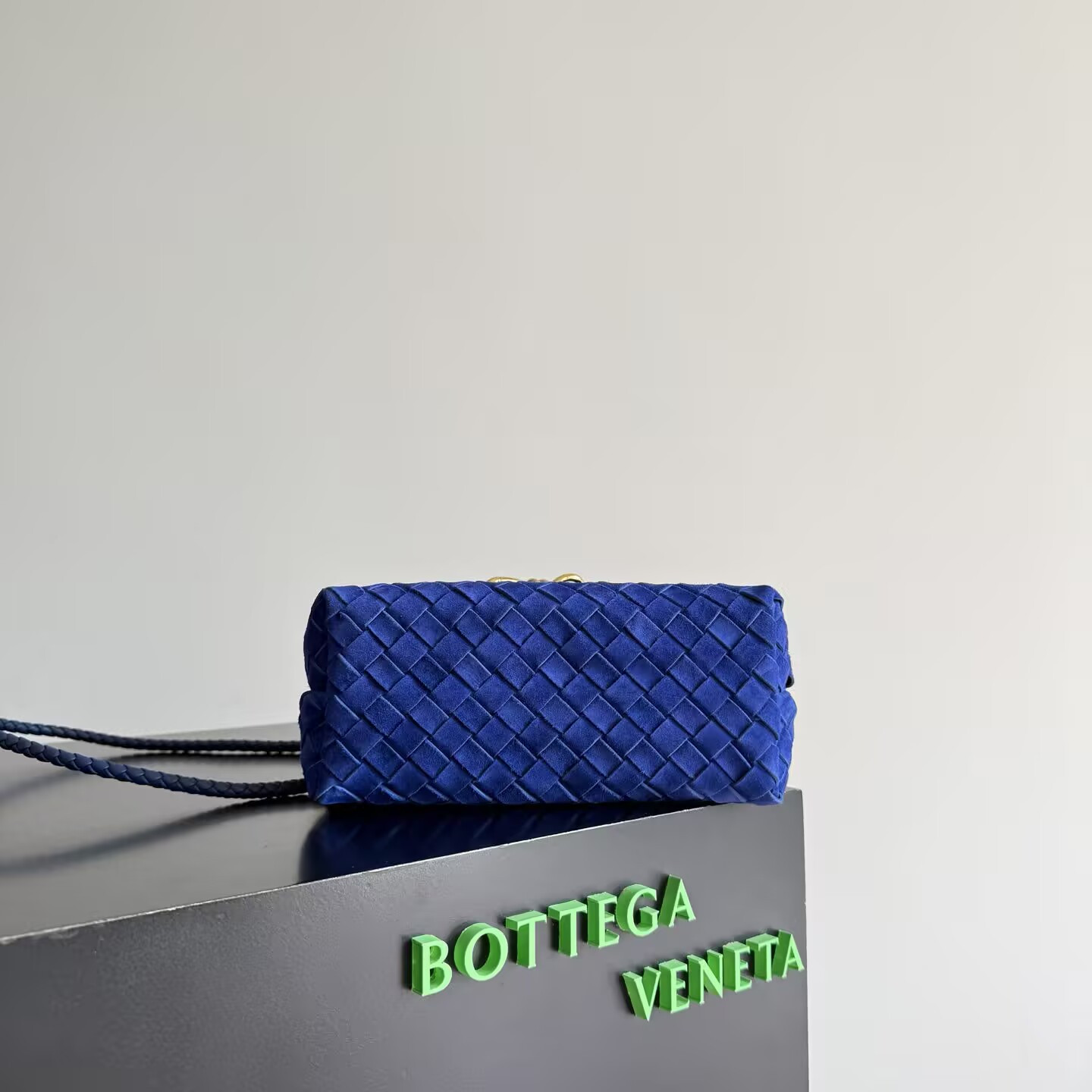 bo*te*ga Ve*ne*ta small andiamo 25x22x10.5cm