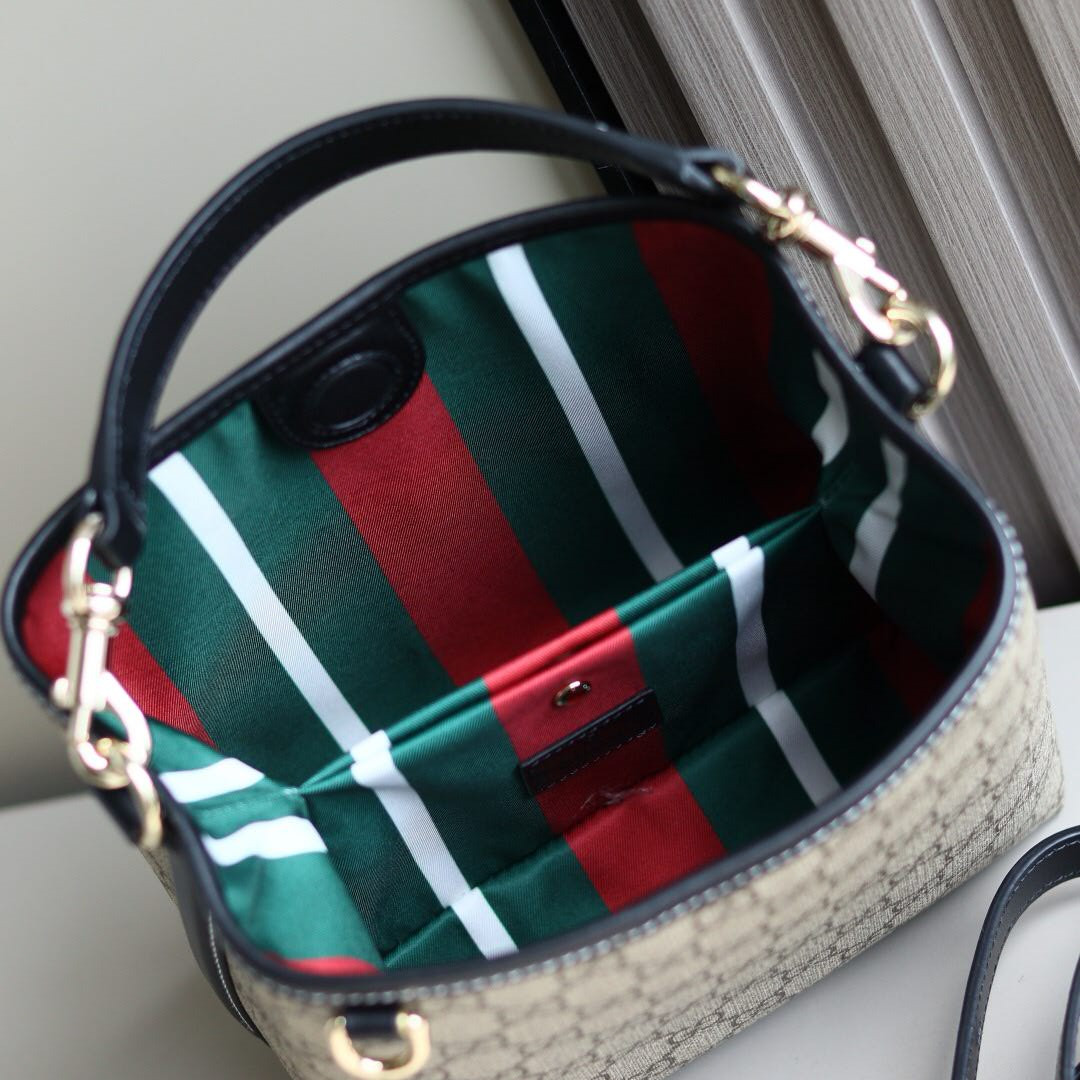 G*u*i gg emblem small bucket bag 19x18x11cm