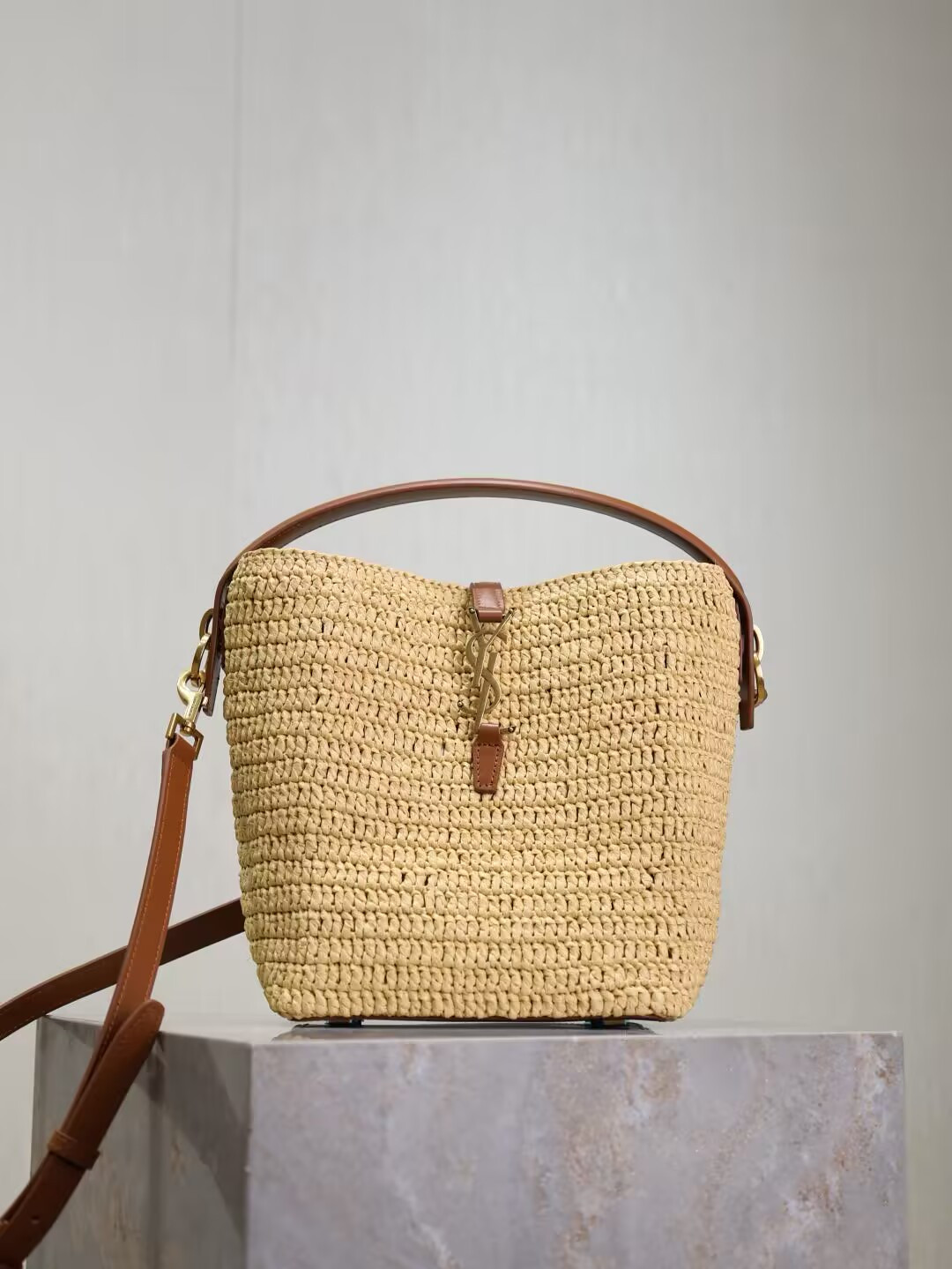 Y*L le 37 (raffia) 17x20x13cm