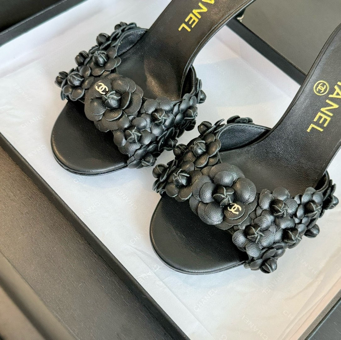 ua Ch*el heels