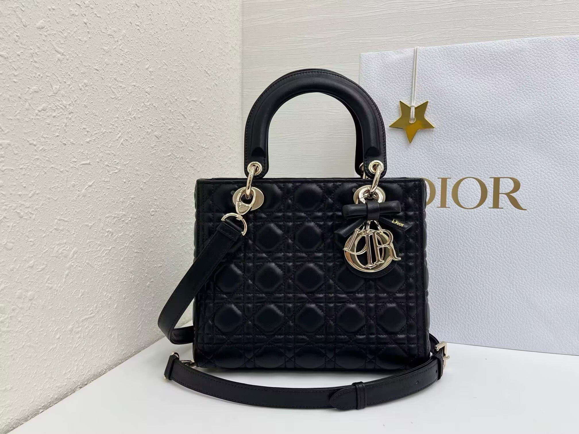 D*or medium lady D*or bag 24x21x12cm