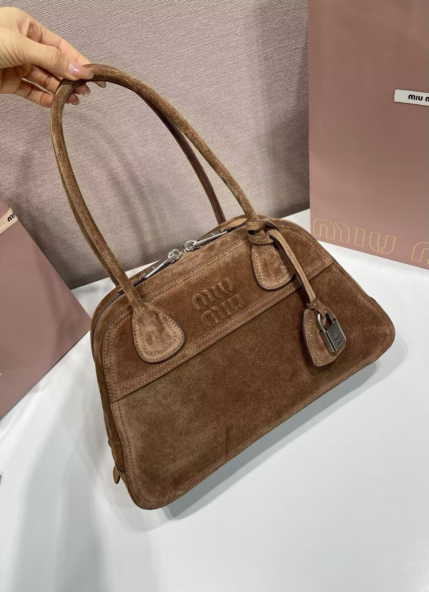 M1v M1v vivant suede bag 32x19.5x11cm