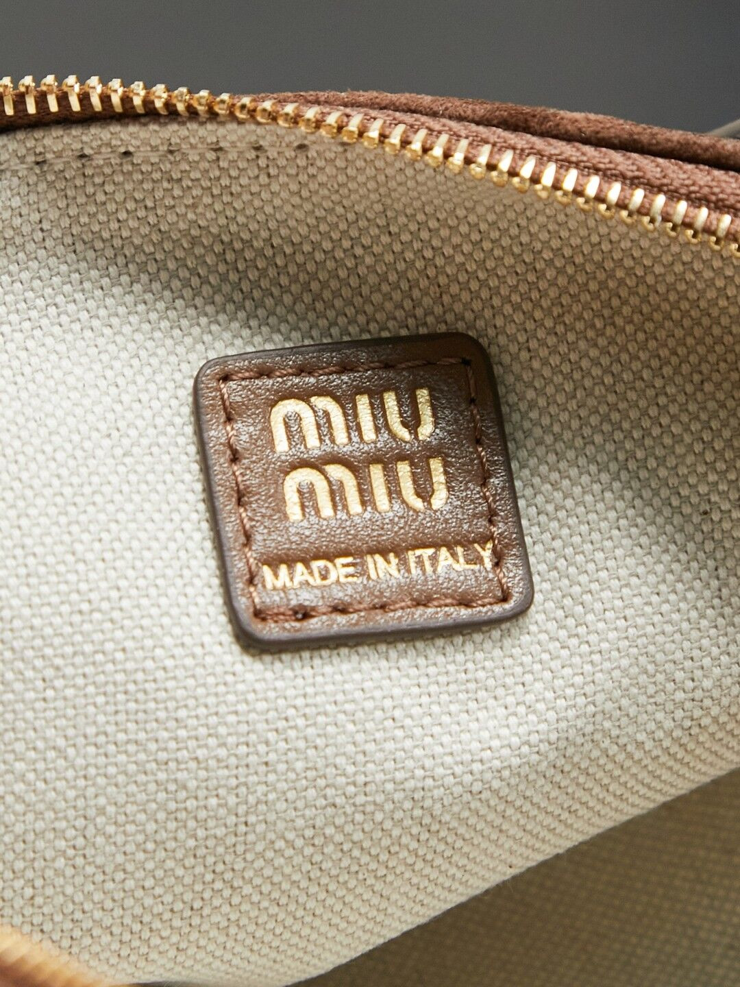 Miu Miu Suede pouch 22x9x9cm