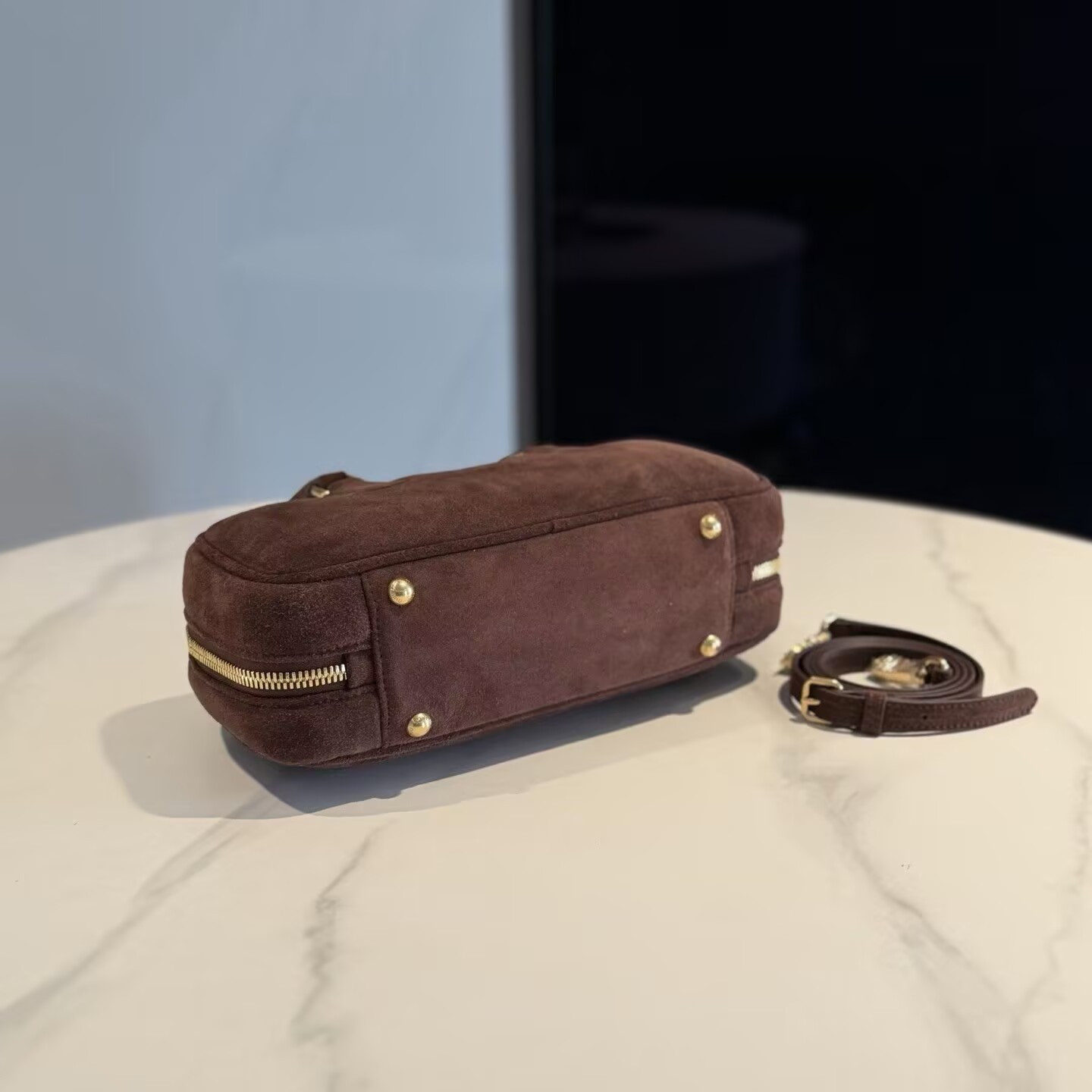 M1v M1v arcadie padded suede top-handle bag 27x12x9cm