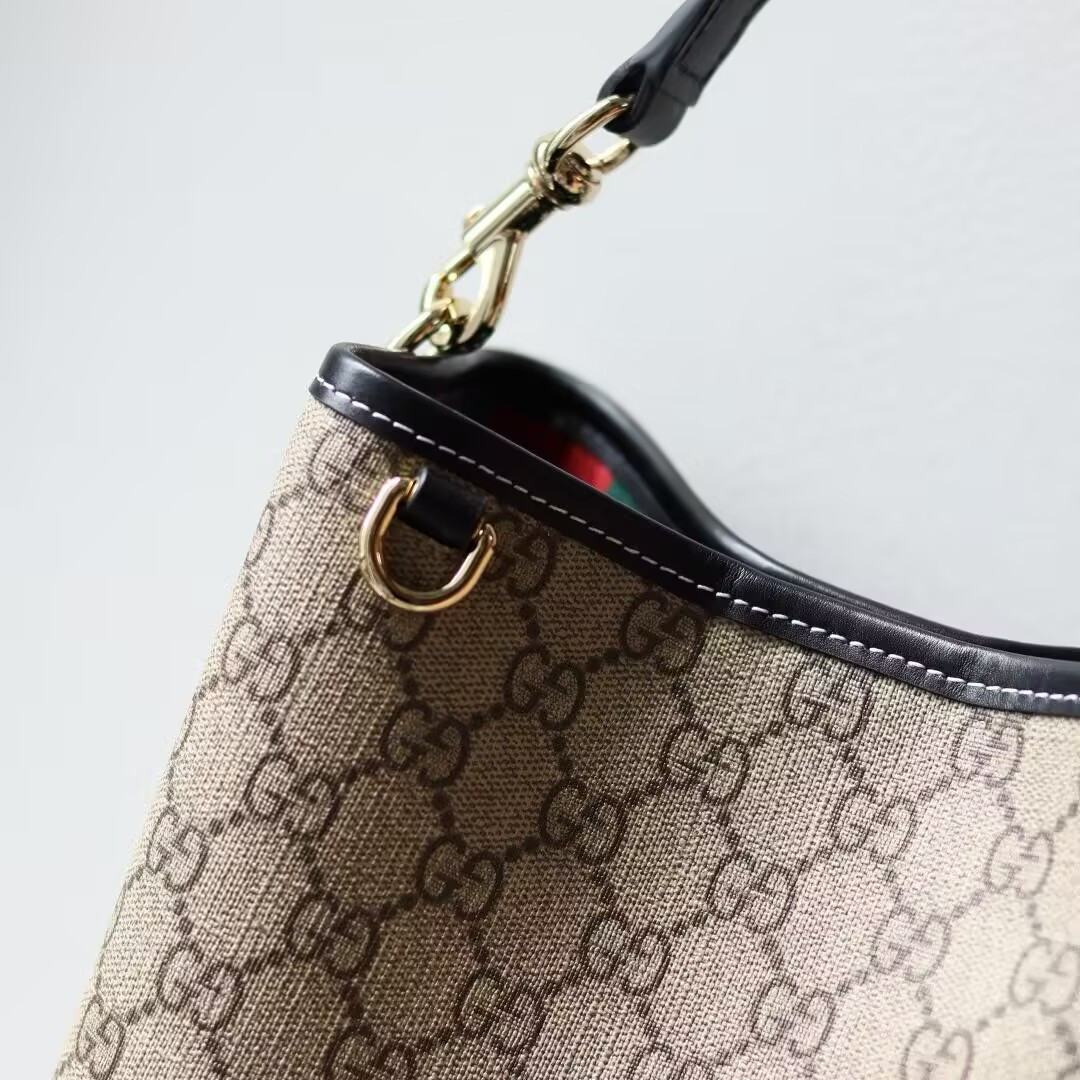 G*u*i gg emblem small bucket bag 19x18x11cm