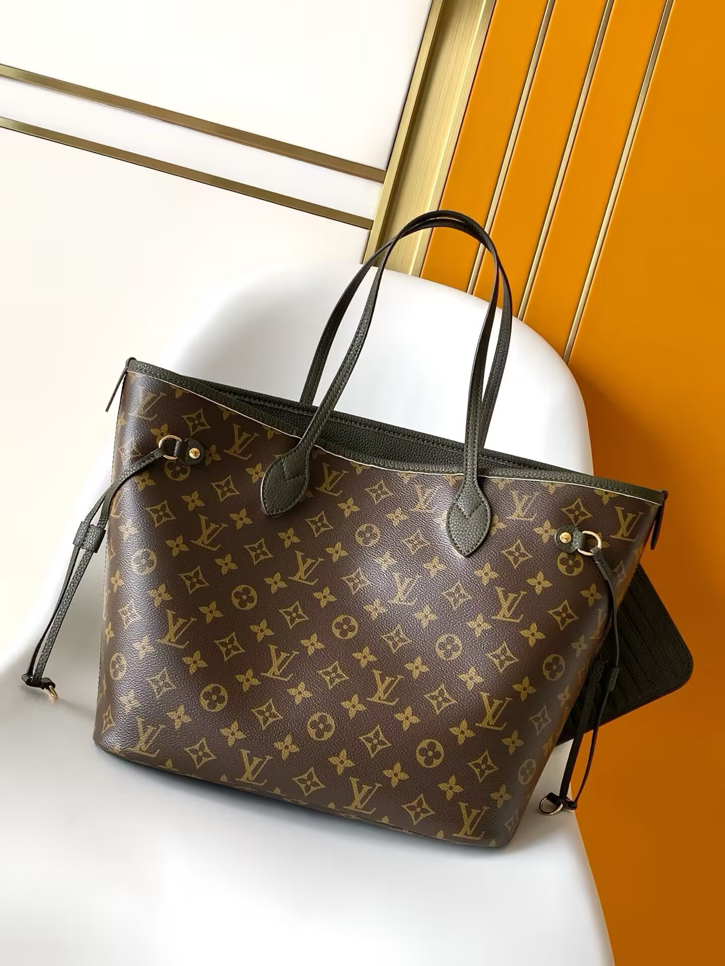 LV Neverfull MM M25664 31x28x14cm Without Box