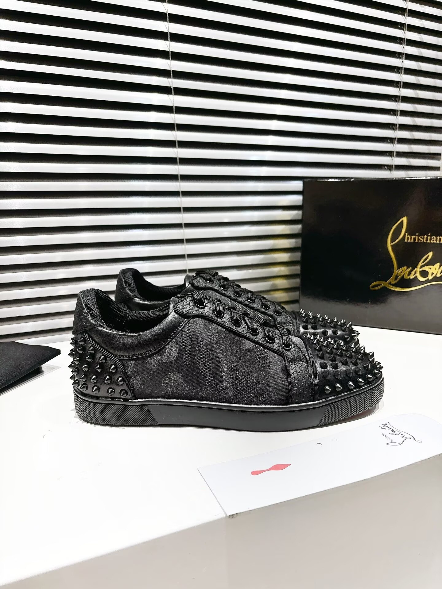 ua Ch**an louboutin seavaste 2 orlato sneakers
